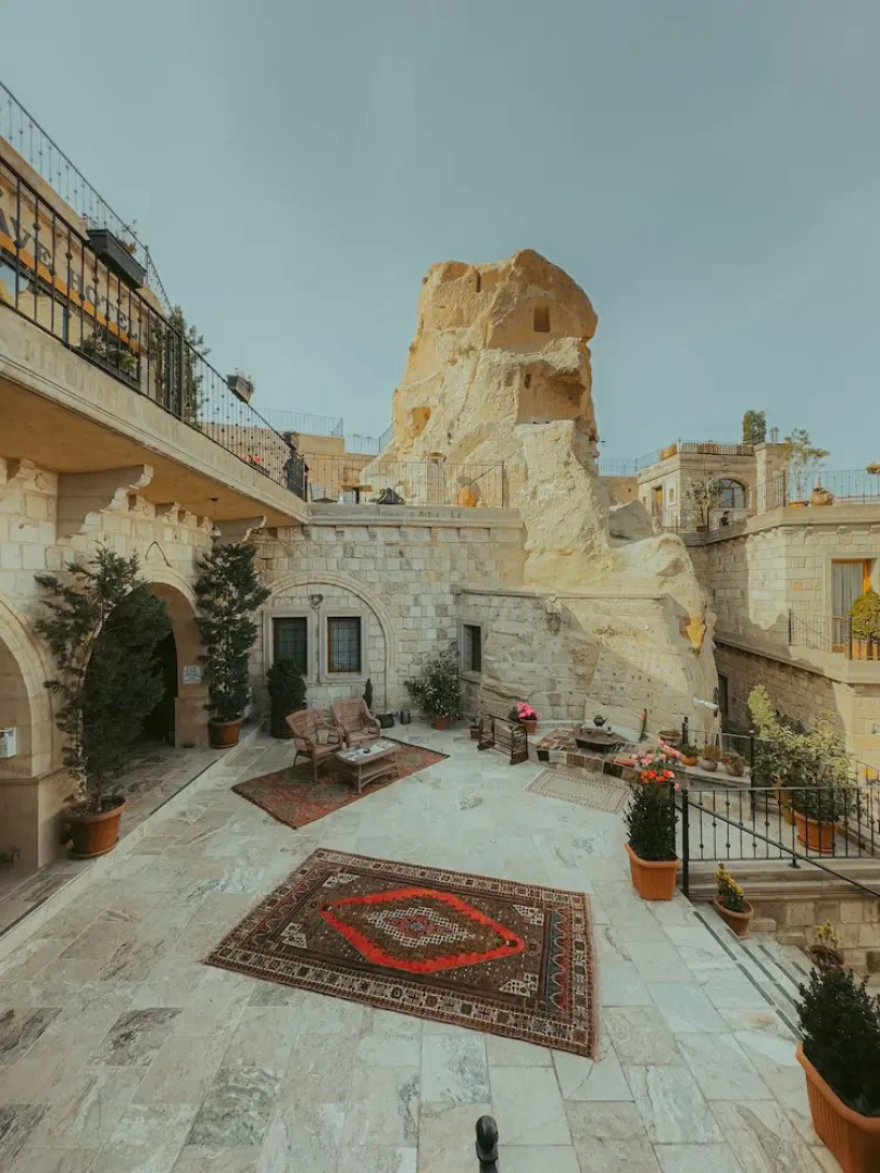 Zara Cave Hotel +10