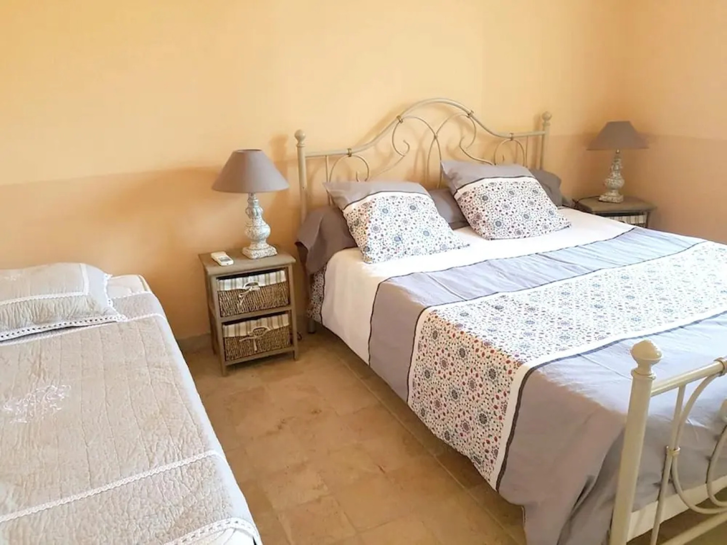 House With 2 Bedrooms in Aubignan, With Shared Pool, Enclosed Garden and Wifi - 120 km From the Beach