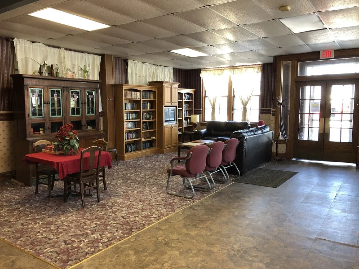 Historic Ortman Hotel - Canistota/Sioux Falls