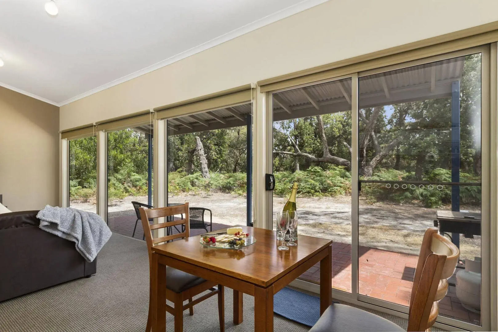 Waterfront Retreat At Wattle Point