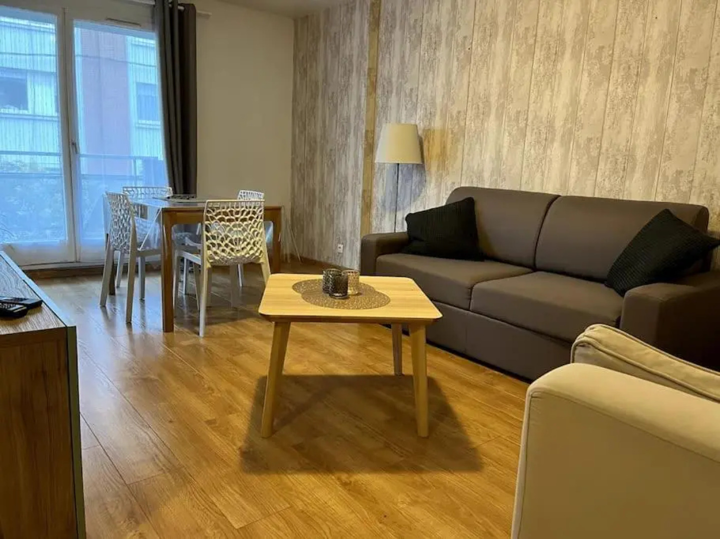 Au 96 - 4 pers - Aux portes de Lille - 3 min Métro Lomme Lambersart