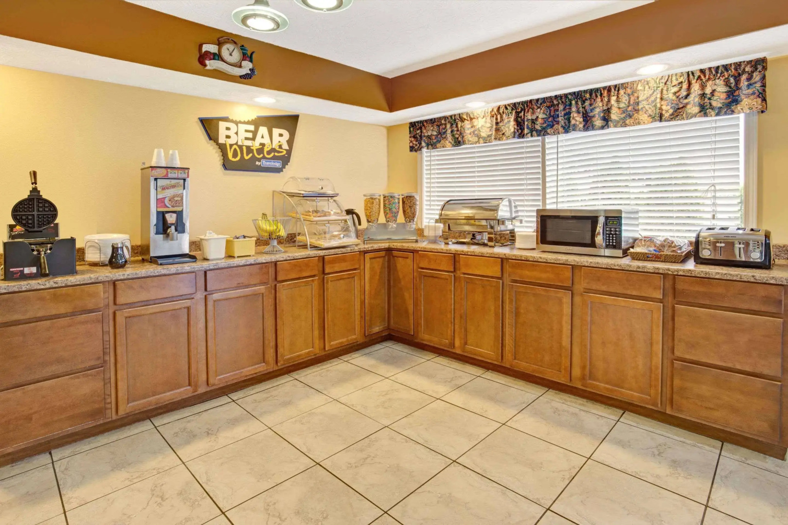 Travelodge By Wyndham Sellersburg