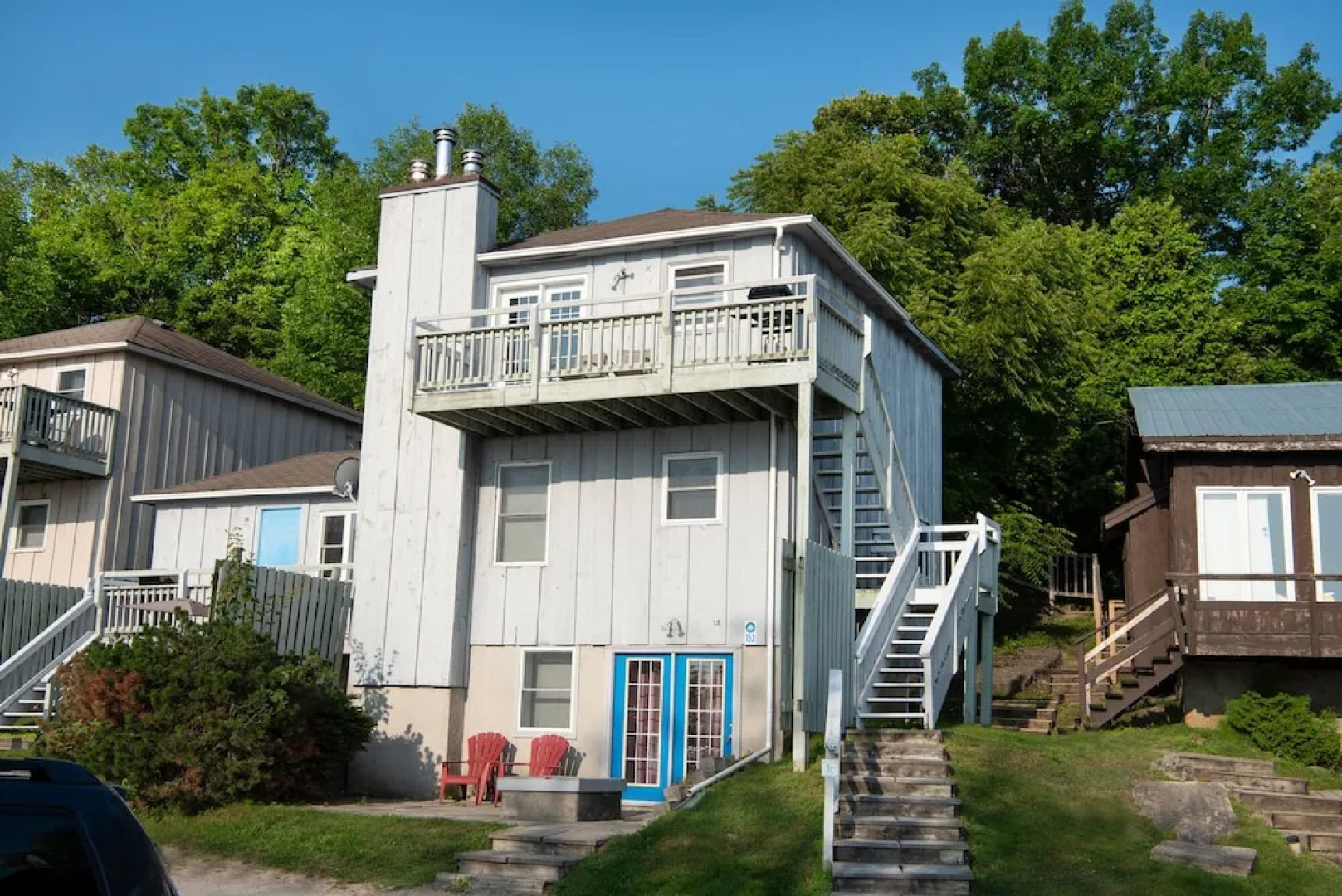 Great Blue Resorts - McCreary's Beach