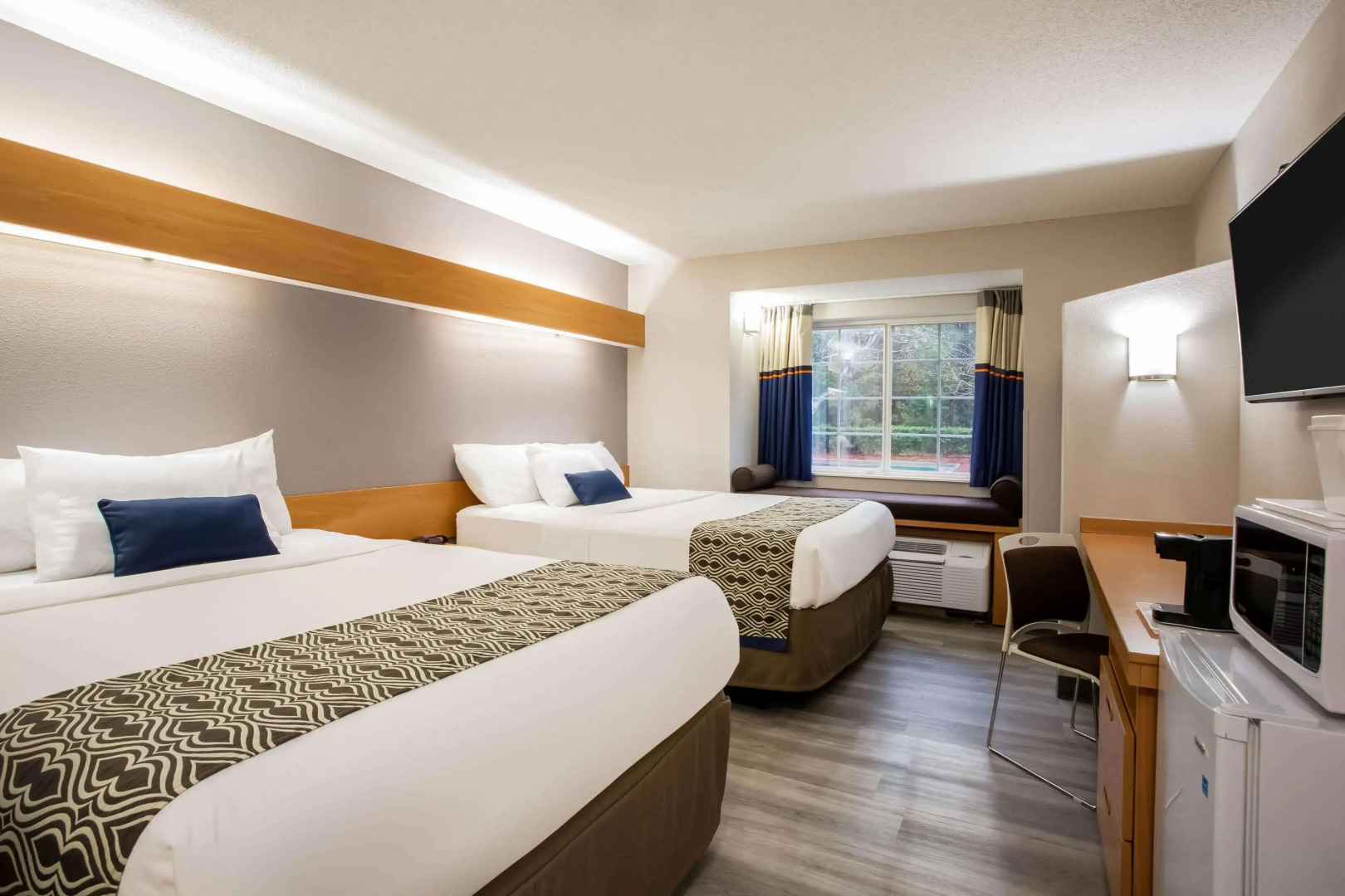Microtel Inn & Suites by Wyndham Southern Pines / Pinehurst