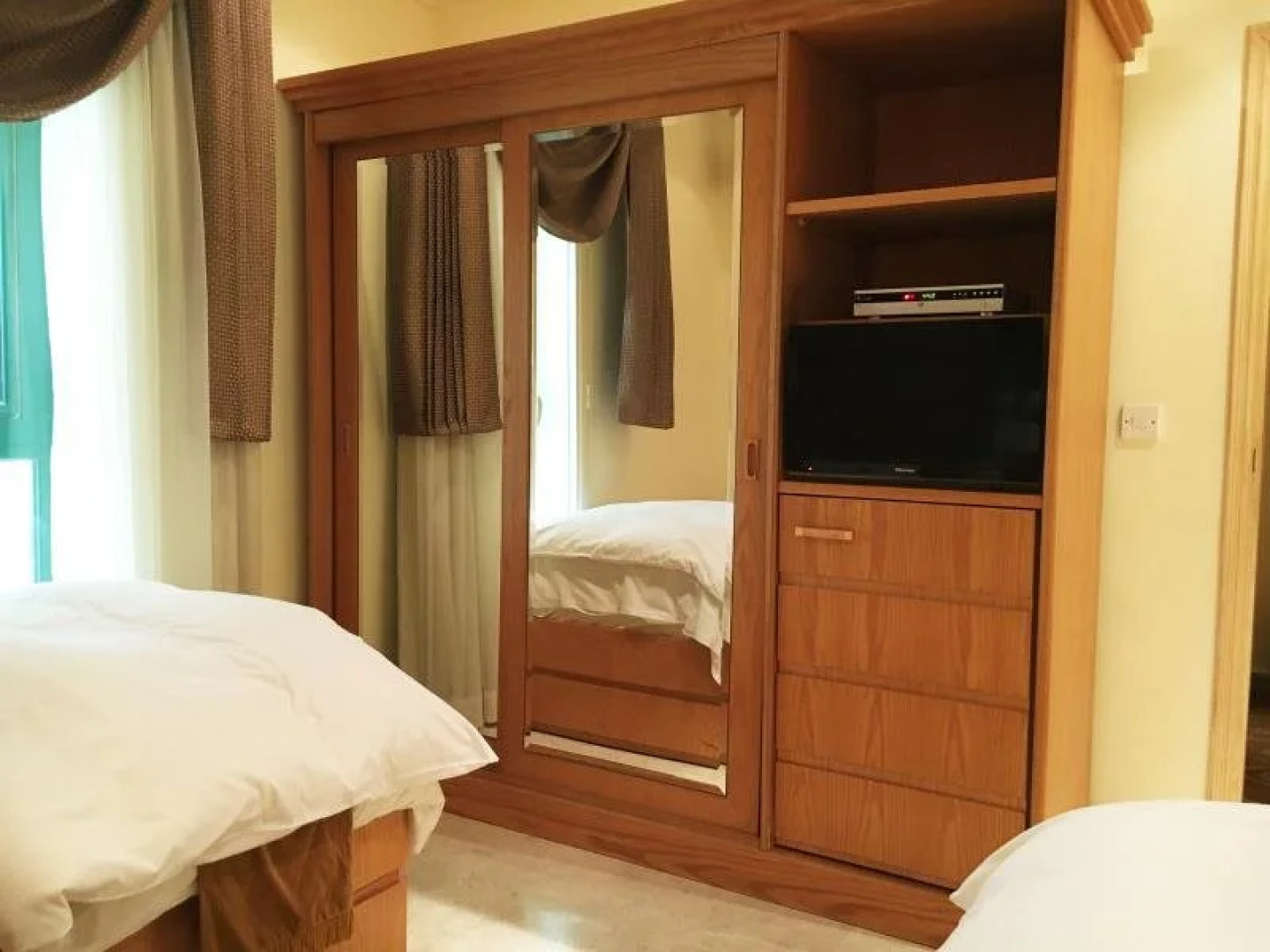 Mirage Suites Hotel - Family Only