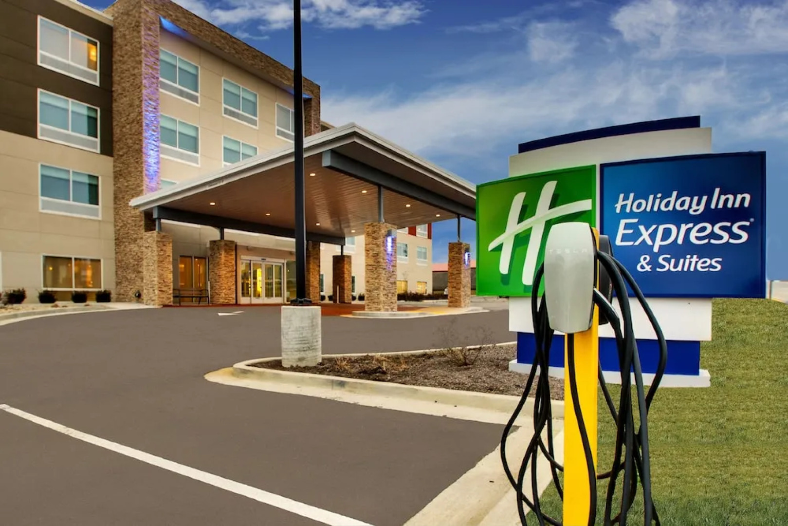 Holiday Inn Express & Suites Mt Sterling North, an IHG Hotel