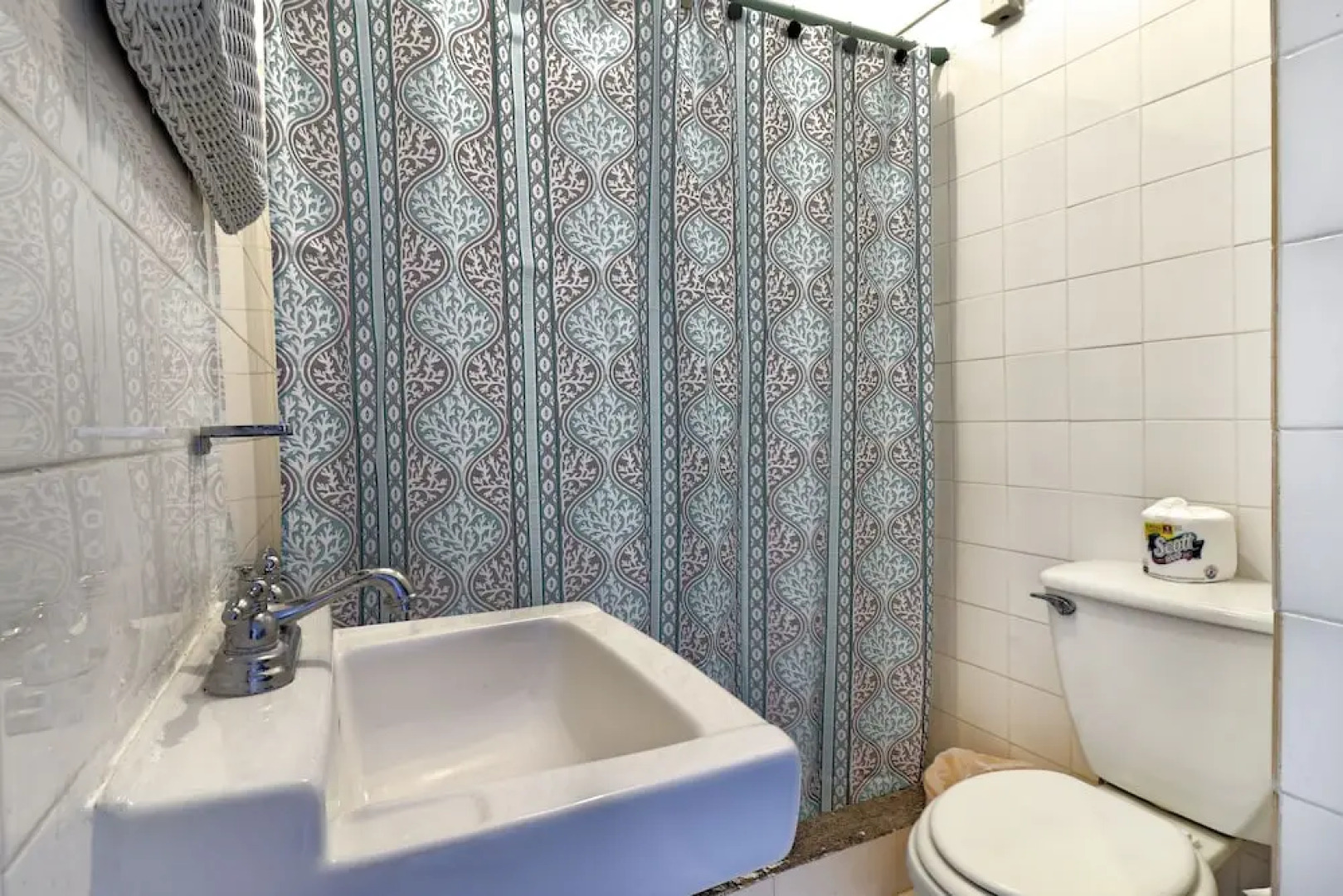 Luichy's Seaside Hotel