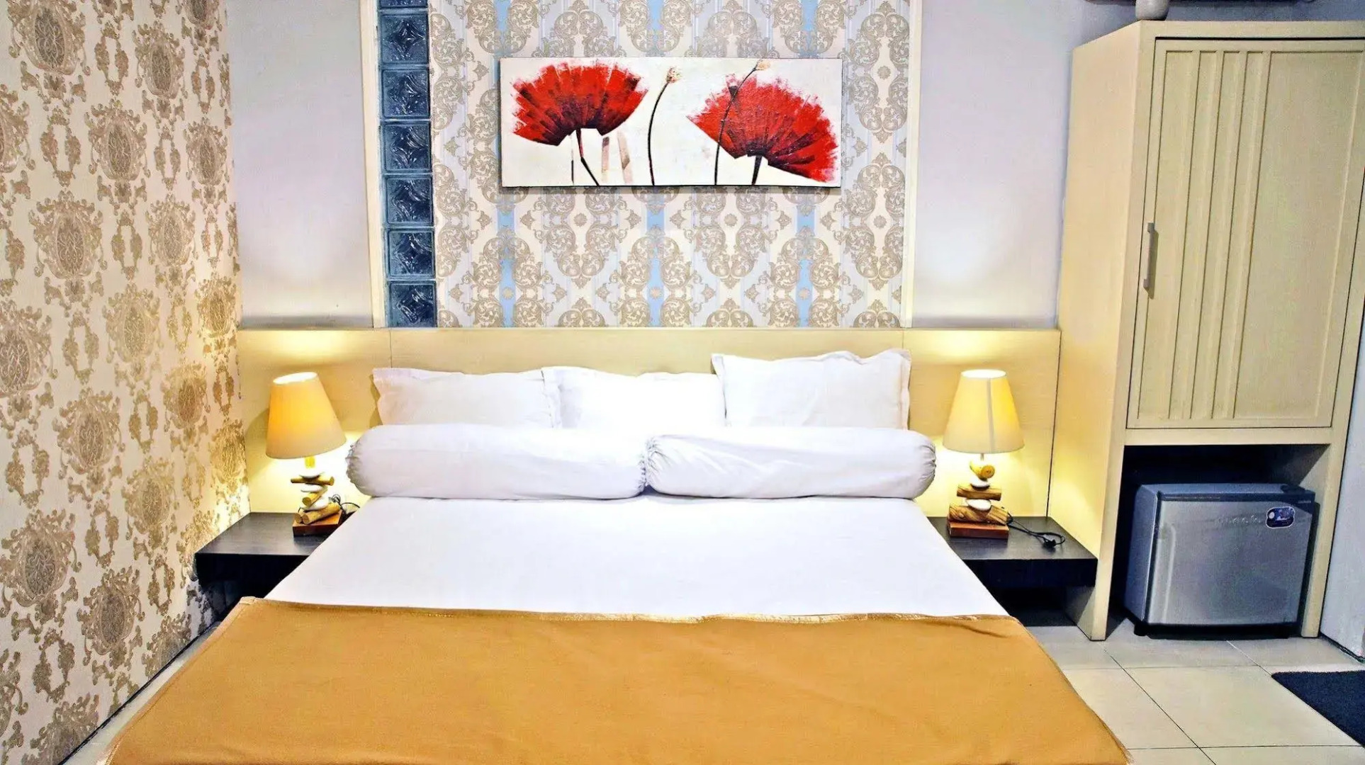 RedDoorz Near Ciputra World