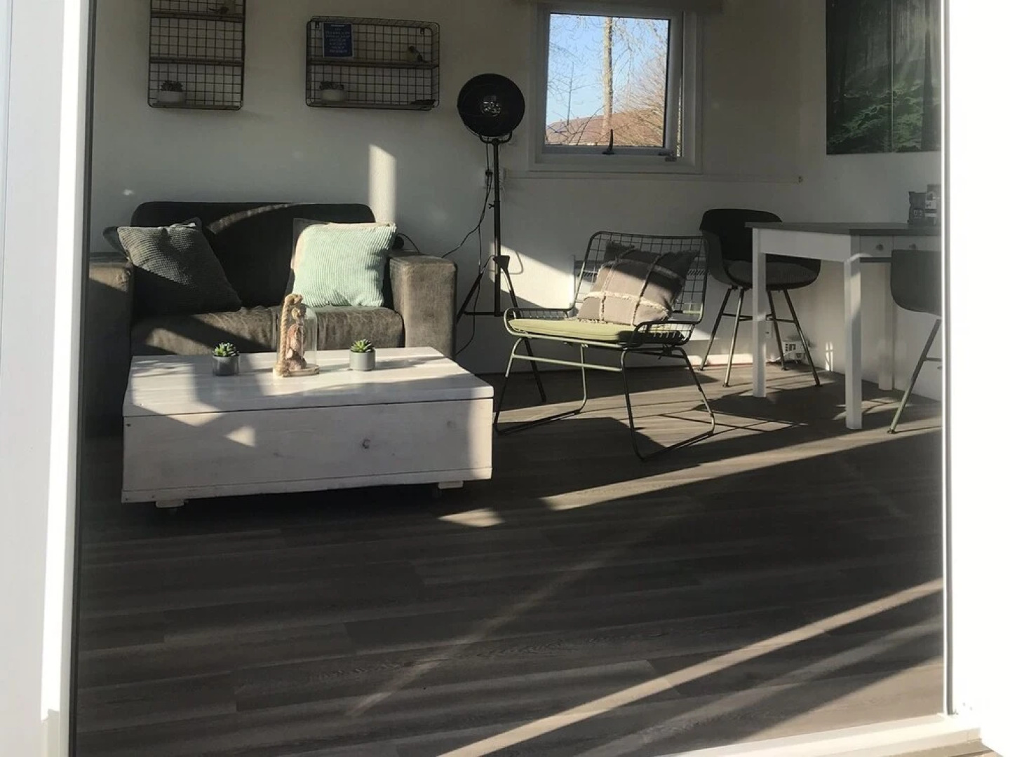 Nicely Furnished Chalet with Oven near Wadden Sea