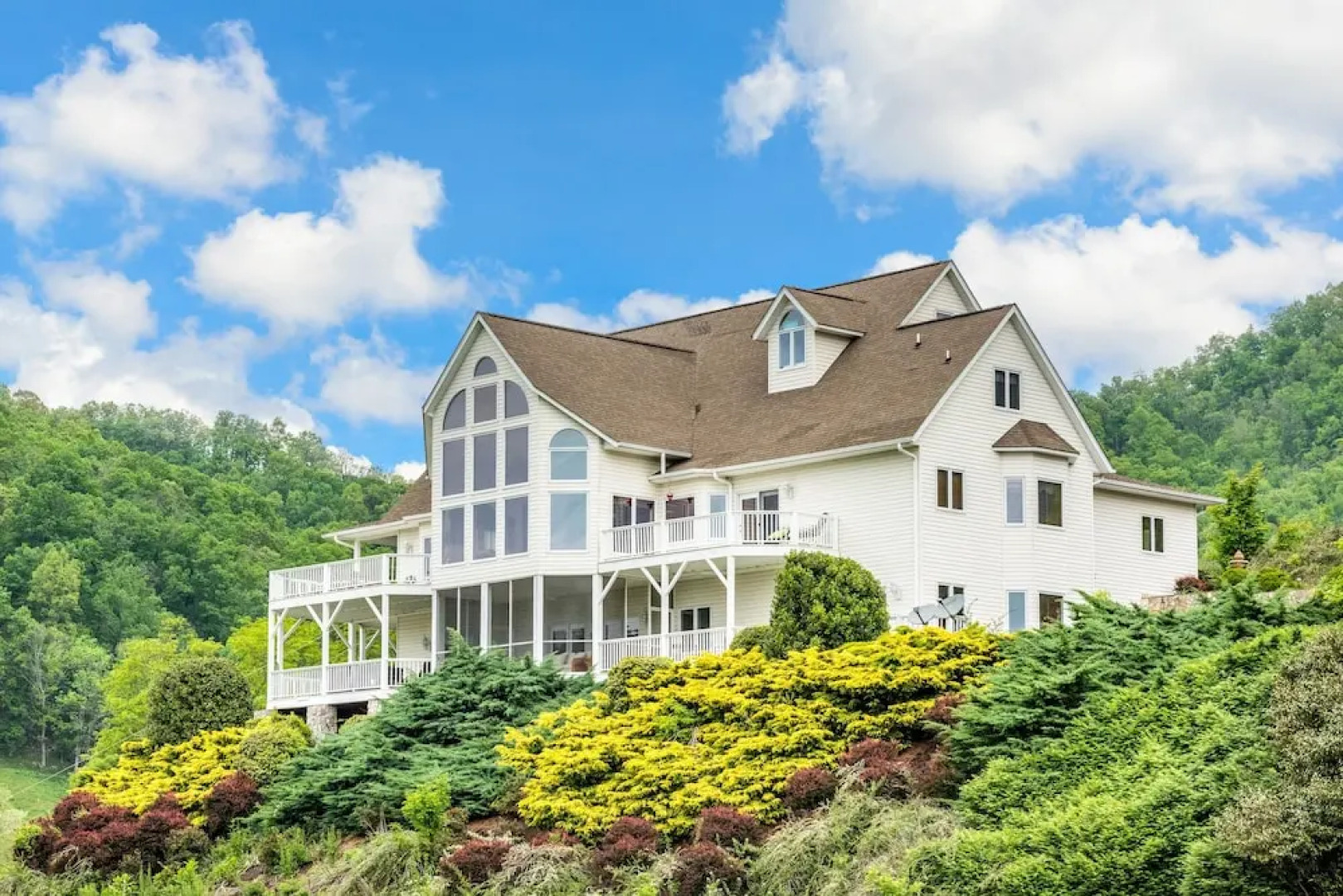 Acre Blue Ridge Estate 8 Bedrooms 7.5 Bathrooms Home