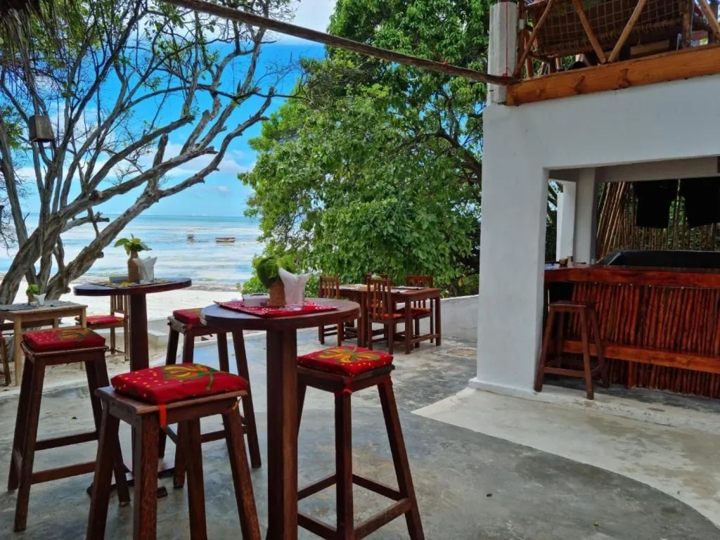 Red Monkey Beach Lodge