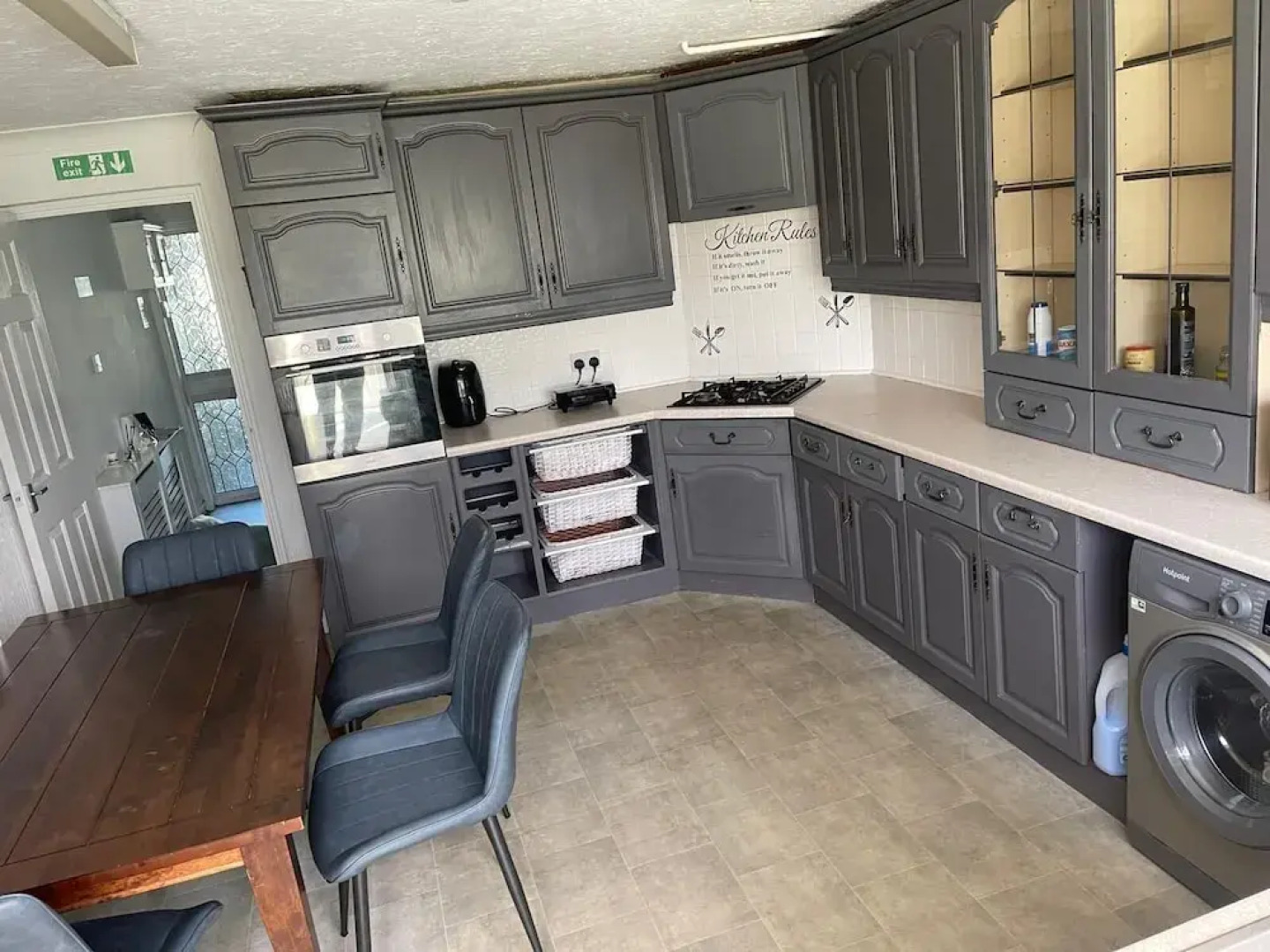 Basildon 3 Bedroom - Free Parking, Private Garden