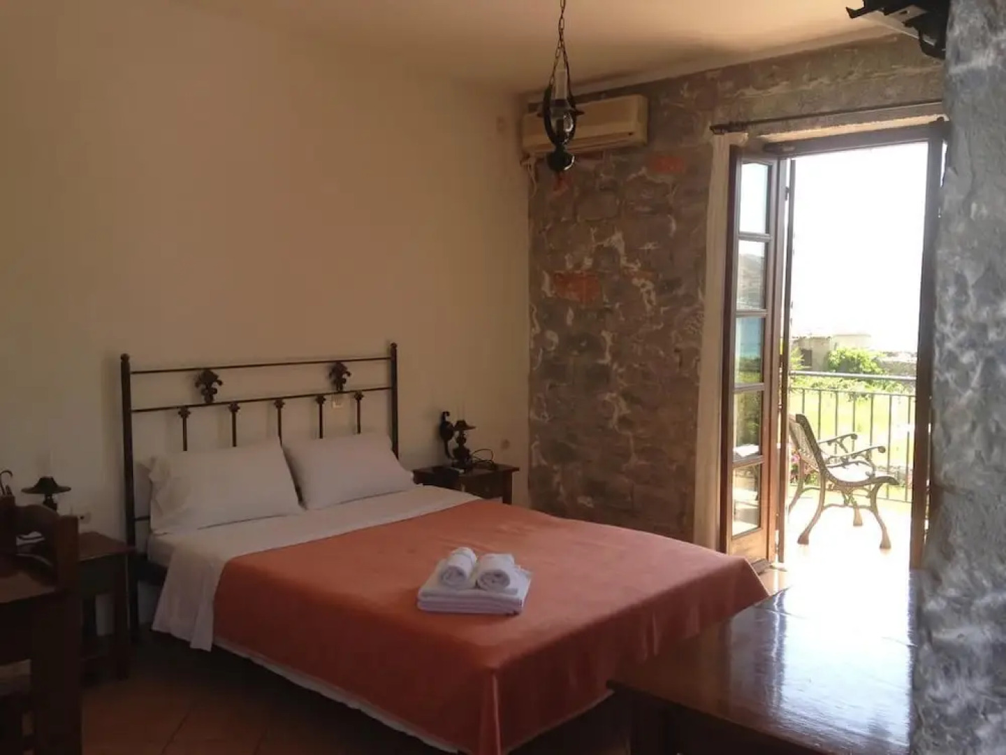 Las - Giannakakoy Traditional Stone Houses