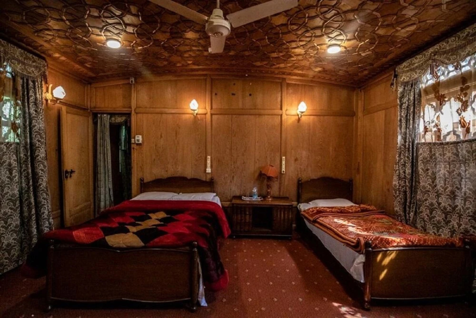 Kharpalace Group of House Boat