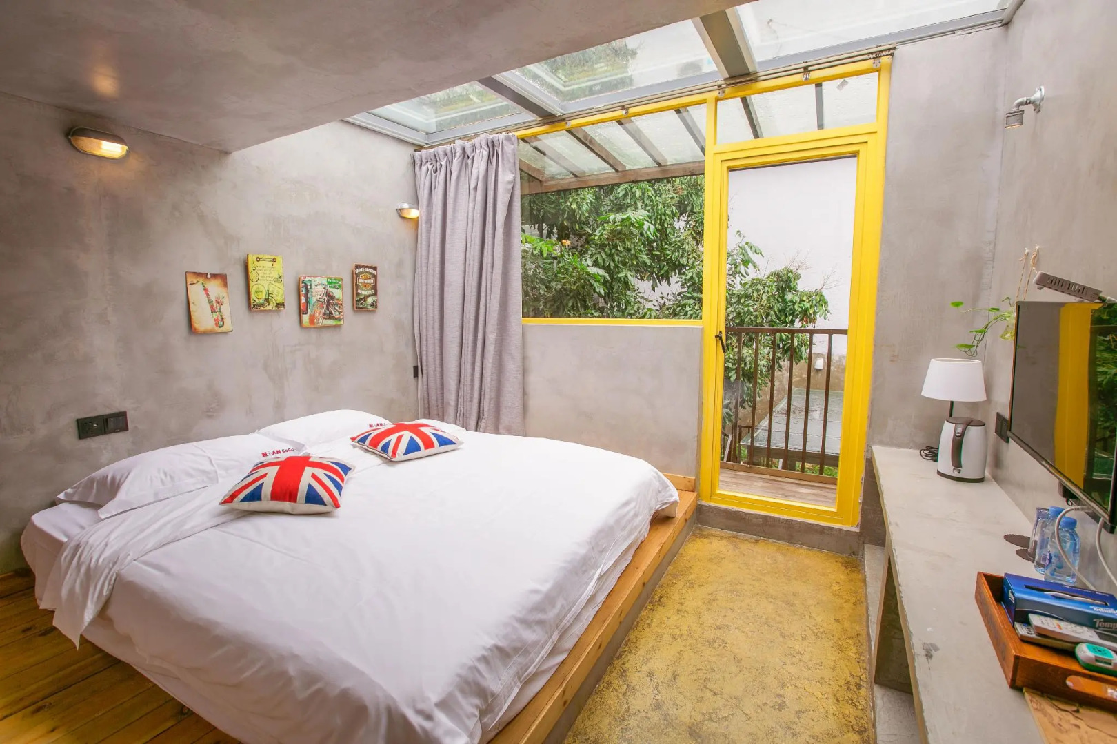 JiaoChangWei Maan CoCo Travelling With Hotel