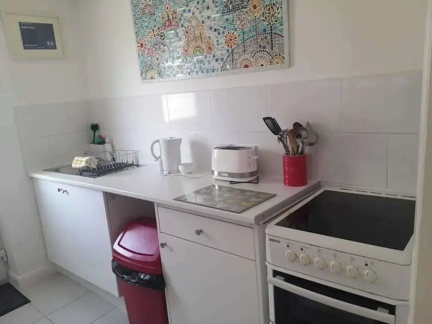 1-bed Seaside Retreat - Sleeps 2, Parking & Garden