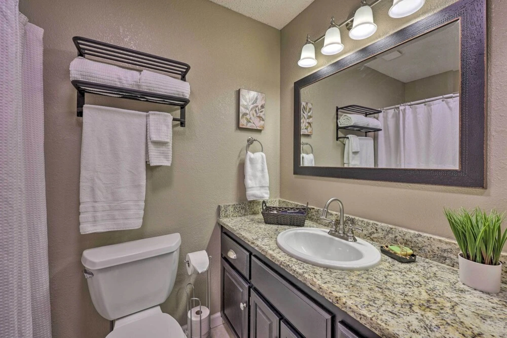 Bella Vista Home w/ Deck + Trails: On Golf Course!