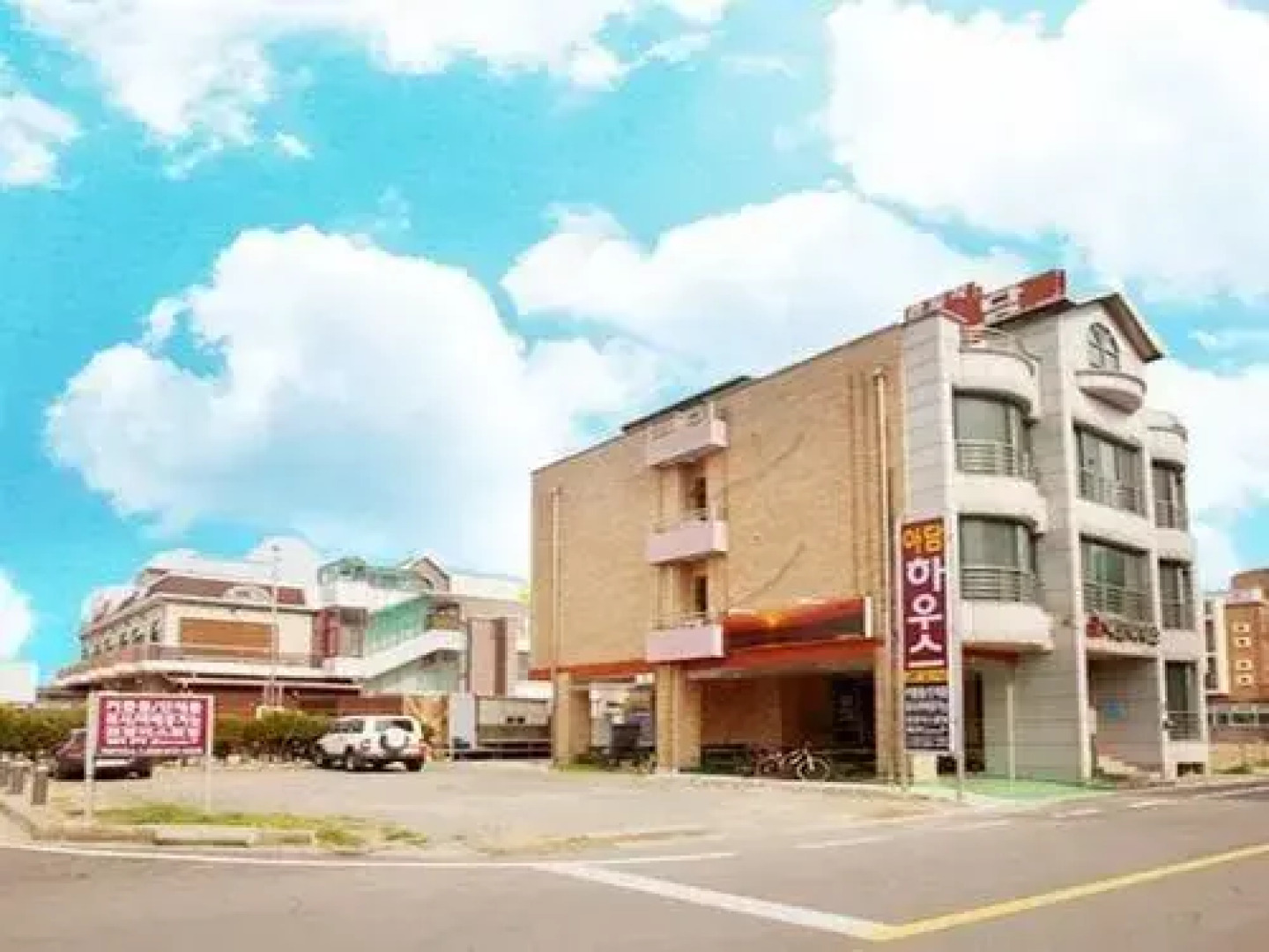 Yangyang Adam House Pension