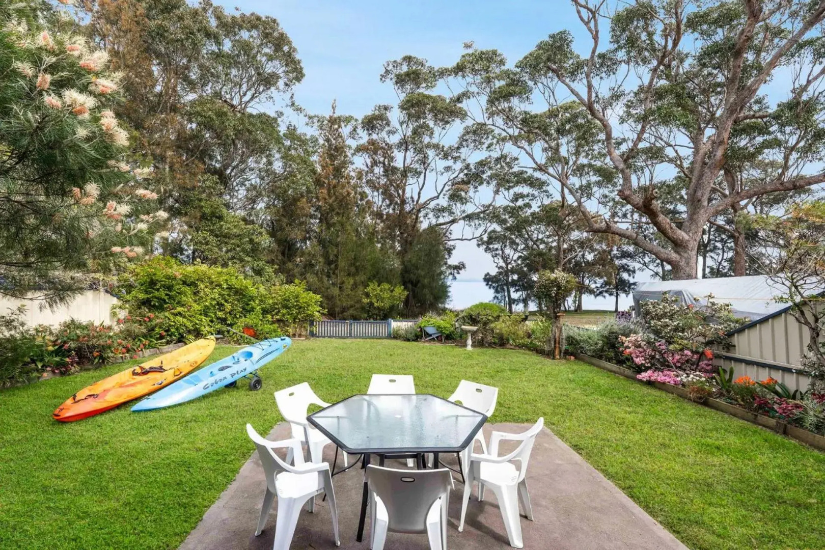 SORRENTO LAKESIDE Sanctuary Point 4pm check out Sundays