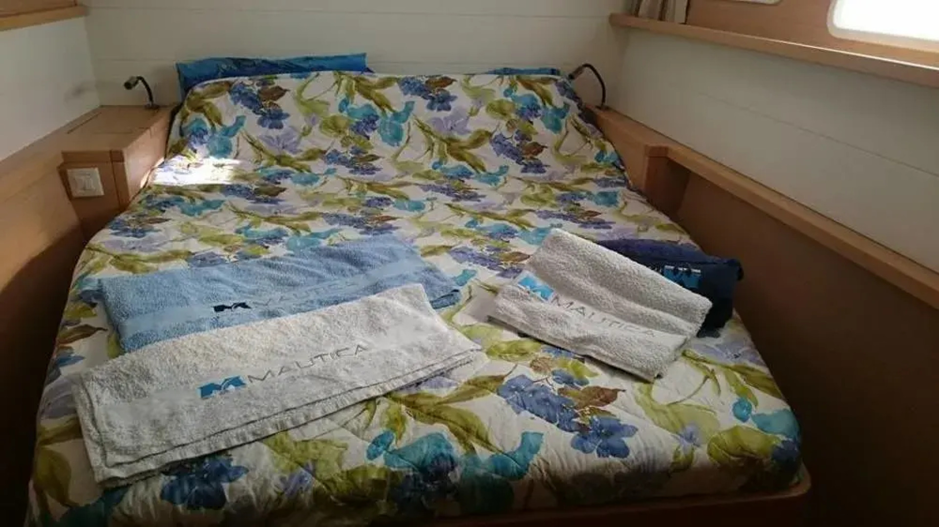 Catamarano Mauticat Boat & Breakfast