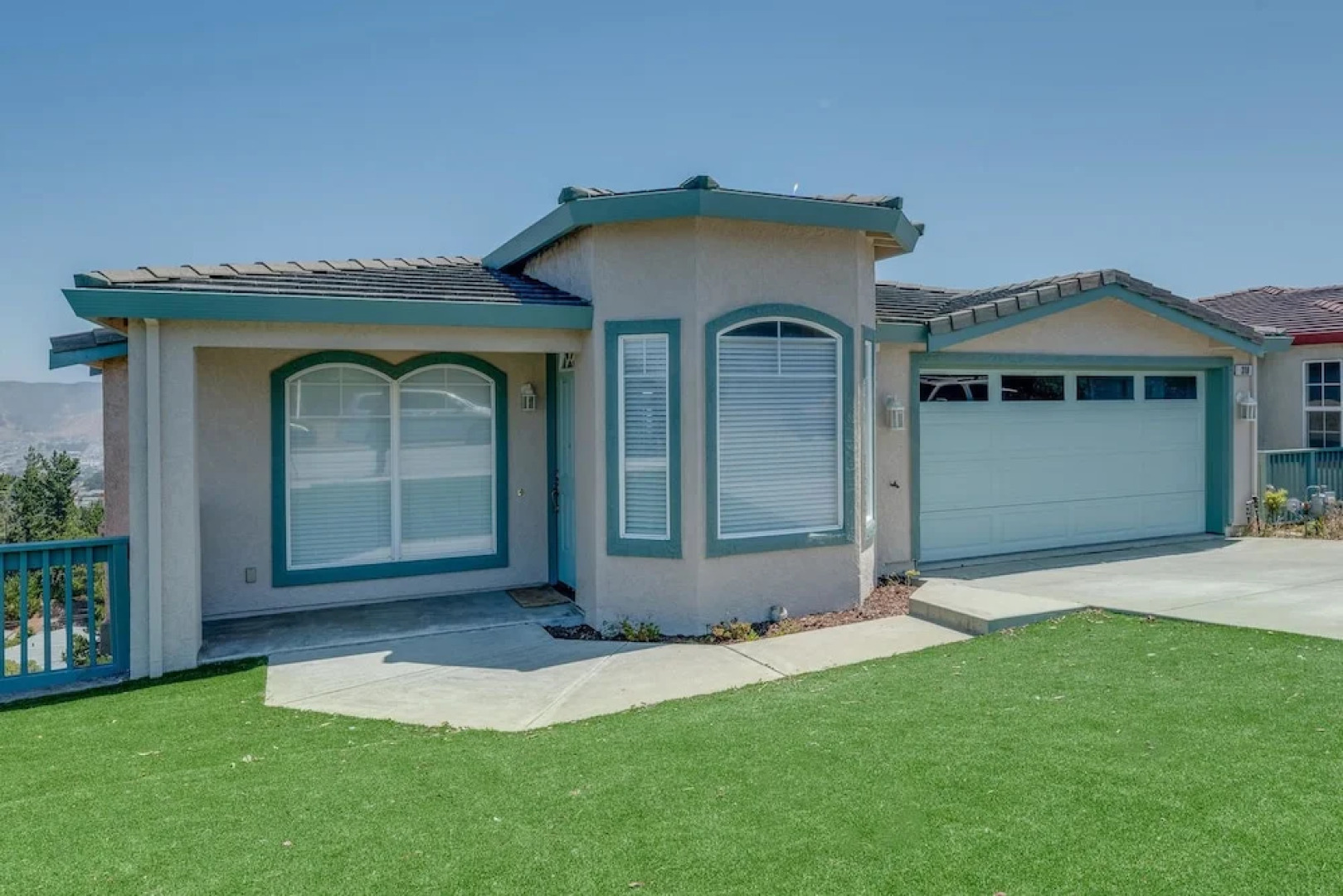 Hilltop 4 Br W Gorgeous SF Bay Panoramic Views by RedAwning