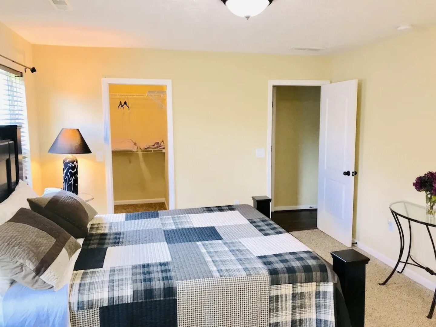 Spacious 3 BR Ranch House W Patio Yard in a Quiet Suburb