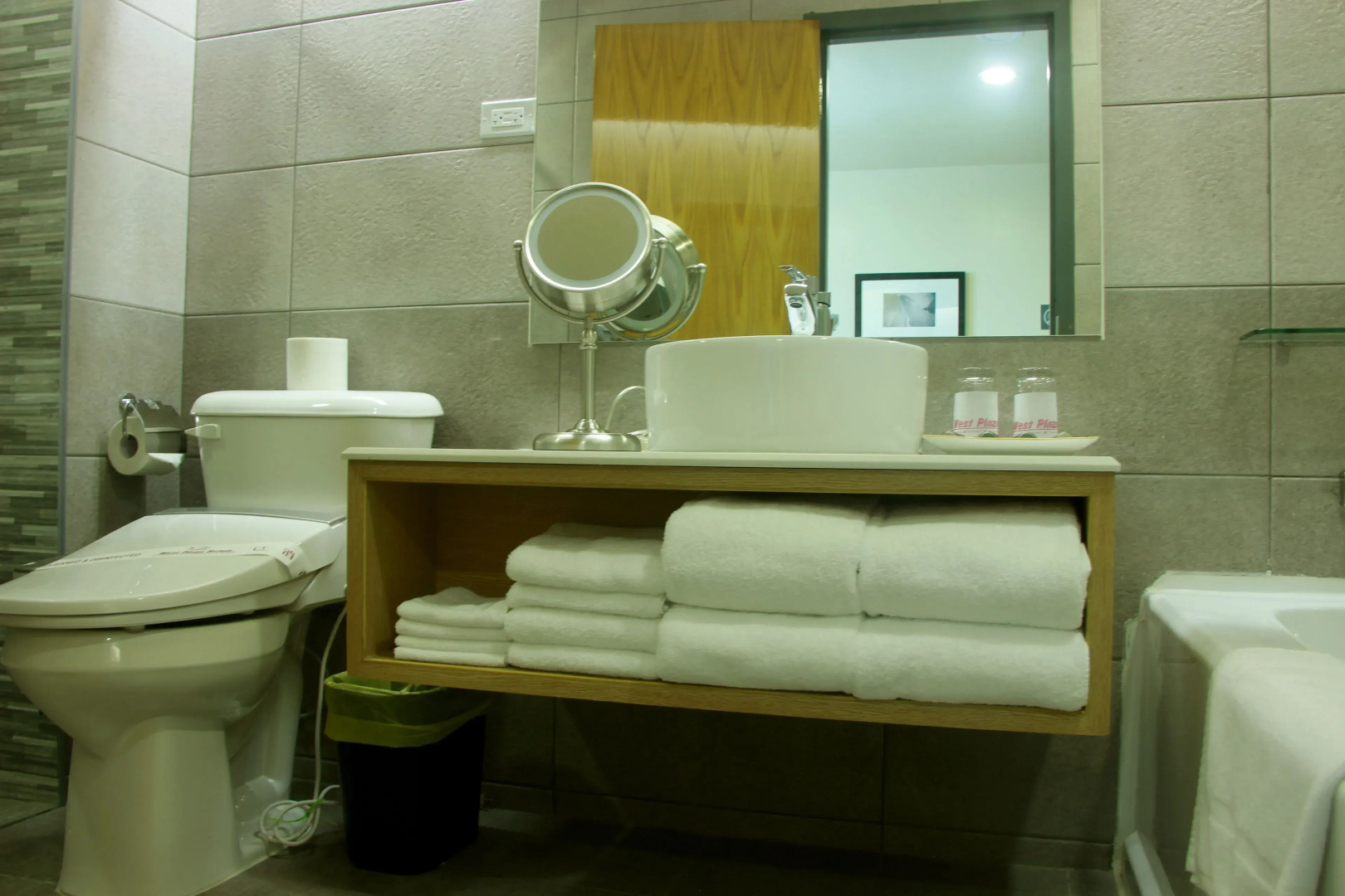 West Plaza Hotel at Lebuu Street