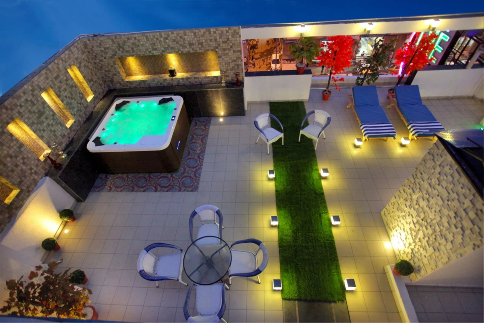 Hotel The Pearl - Newly Renovated in City Centre