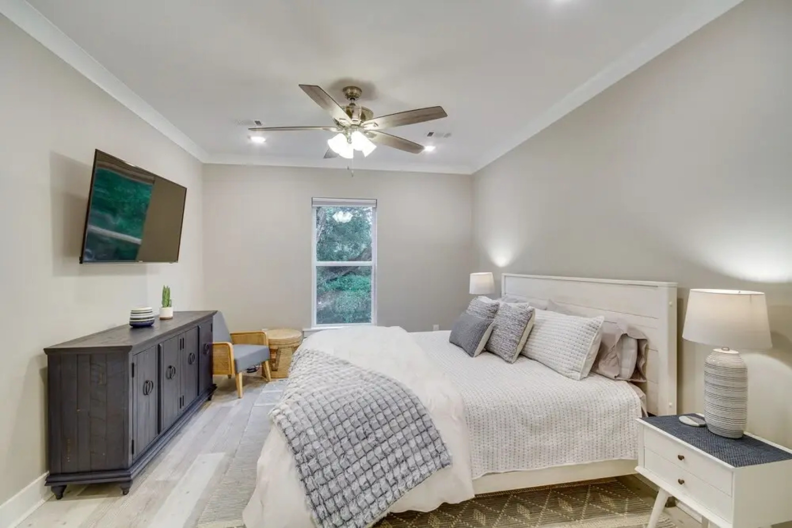 Diamondhead Retreat w/ Deck, Pool & Golf!