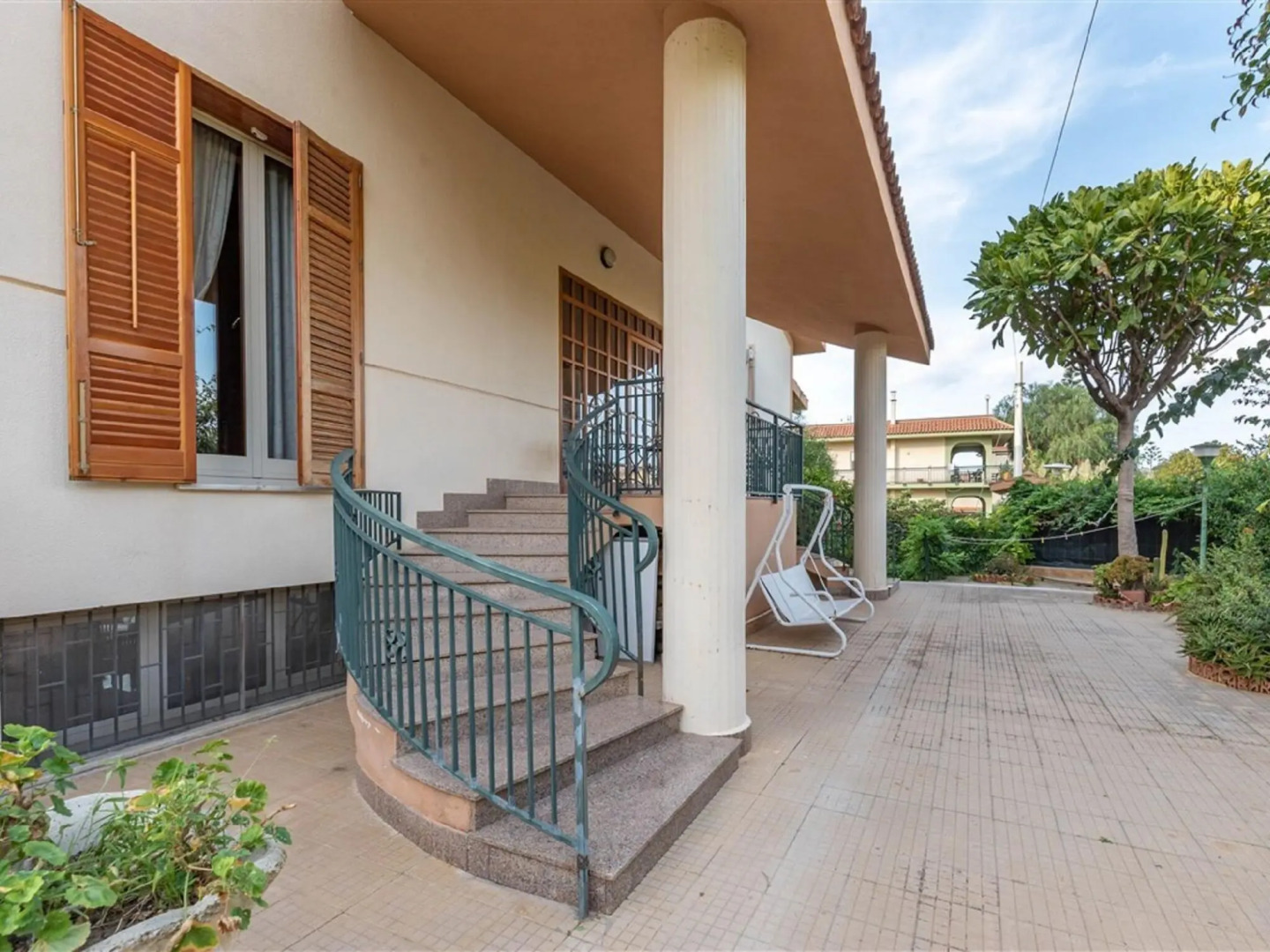 Splendid Villa with swimming pool a stone's throw from Palermo