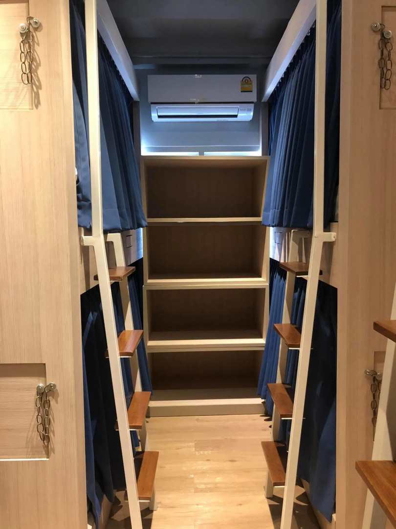 Kinnon Deluxe Hostel Coworking Cafe