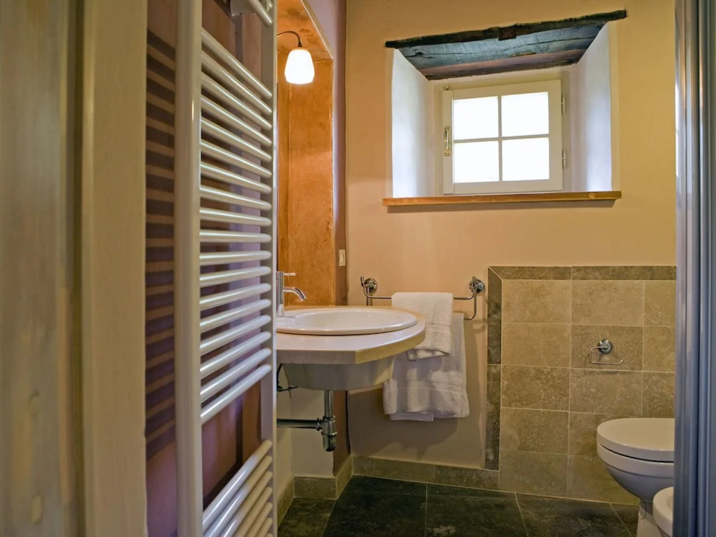 Hill-view Apartment in Lucignano With Private Terrace