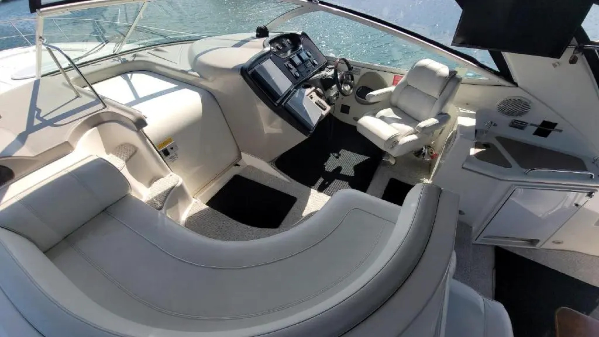 Yachta Yachta Yachta on the wata island and cruise rental