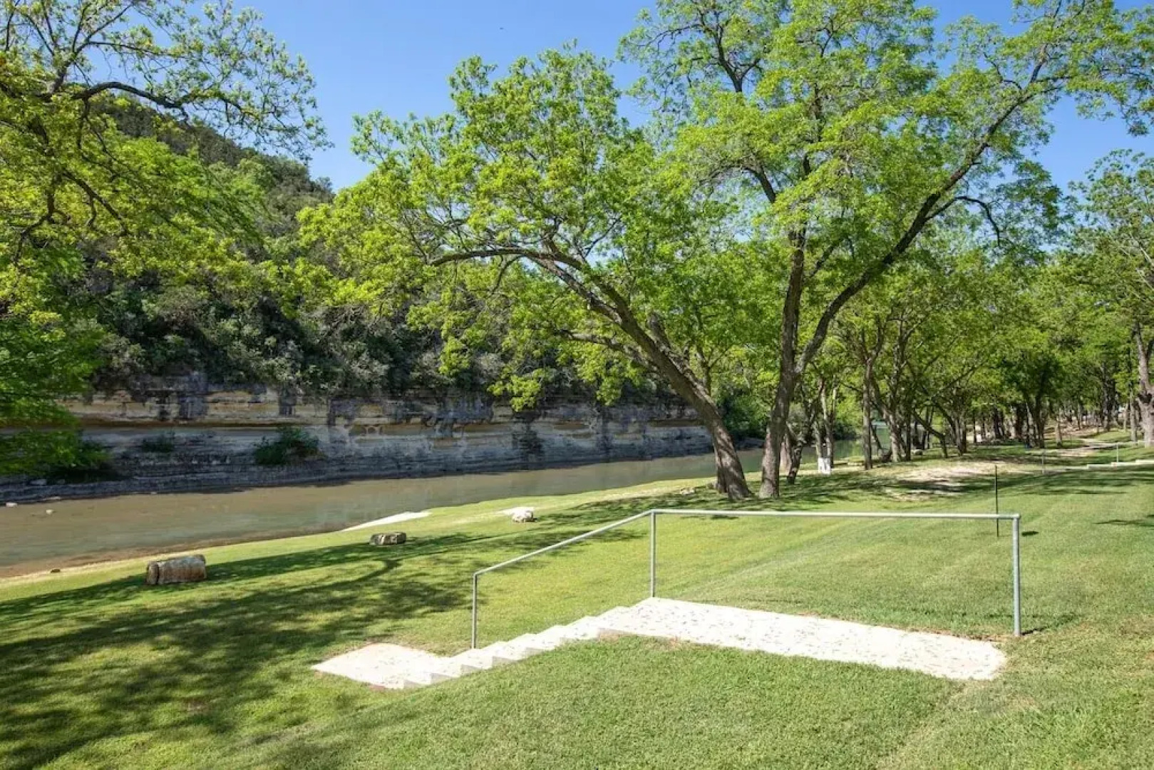 Hillside River Retreat Rg 306 3 Bedroom Condo by RedAwning