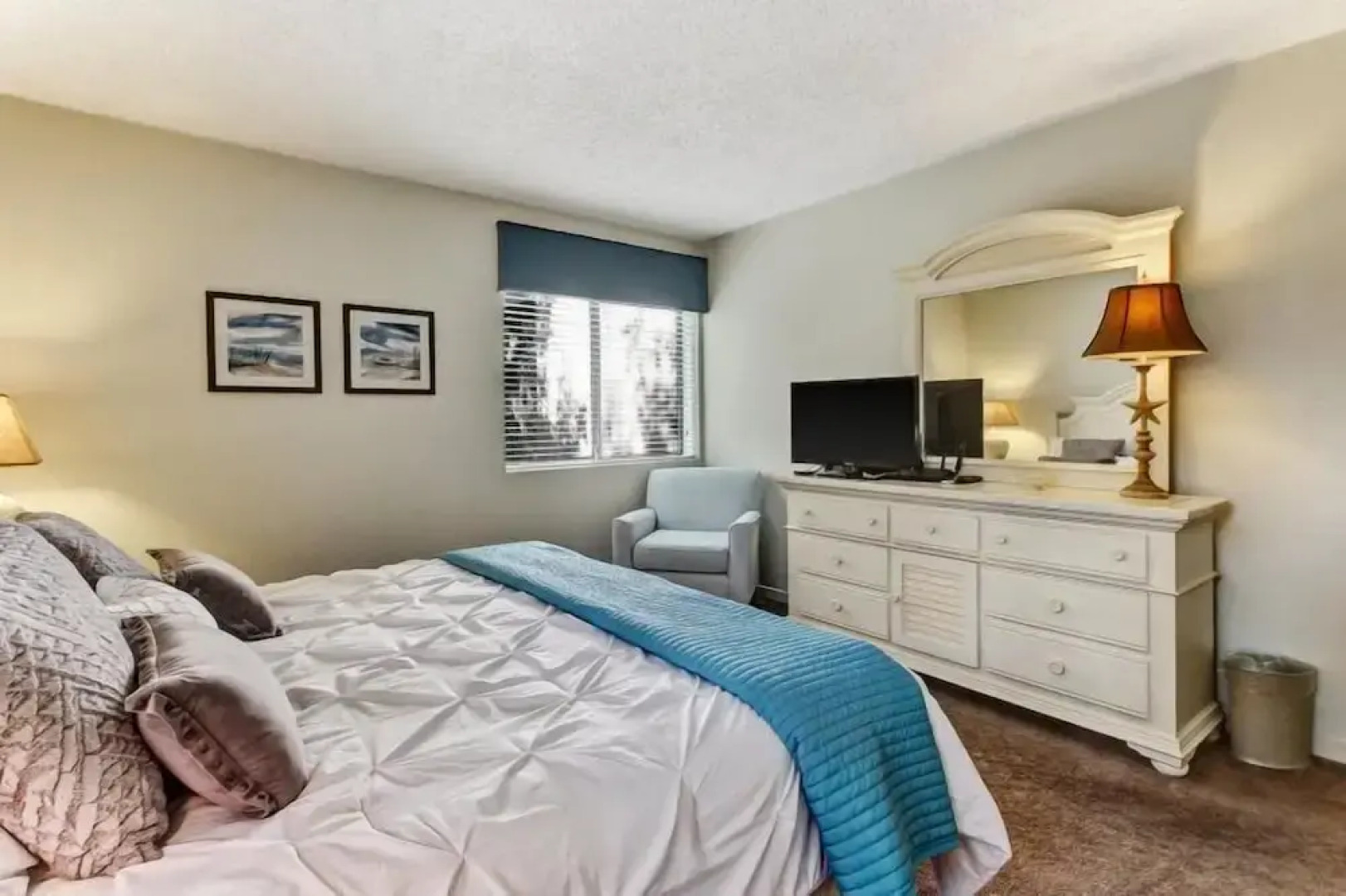 2072 Beachwood Villa