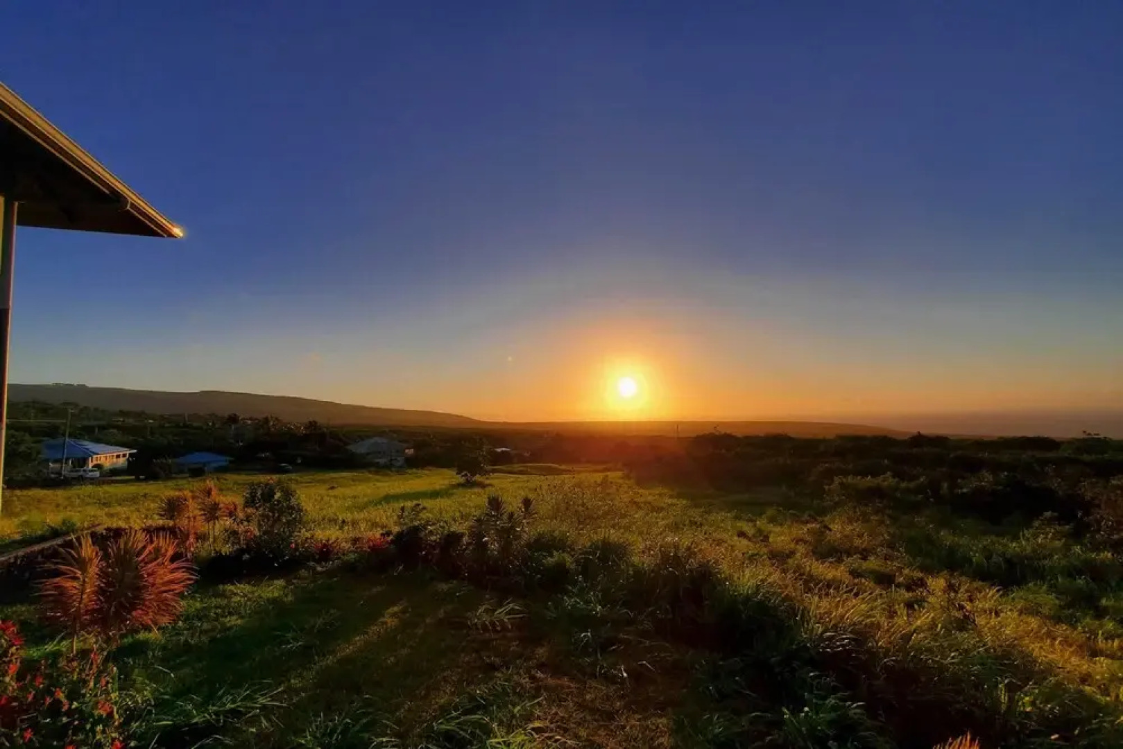 'the Aloha Green House' Retreat w/ Ocean Views!