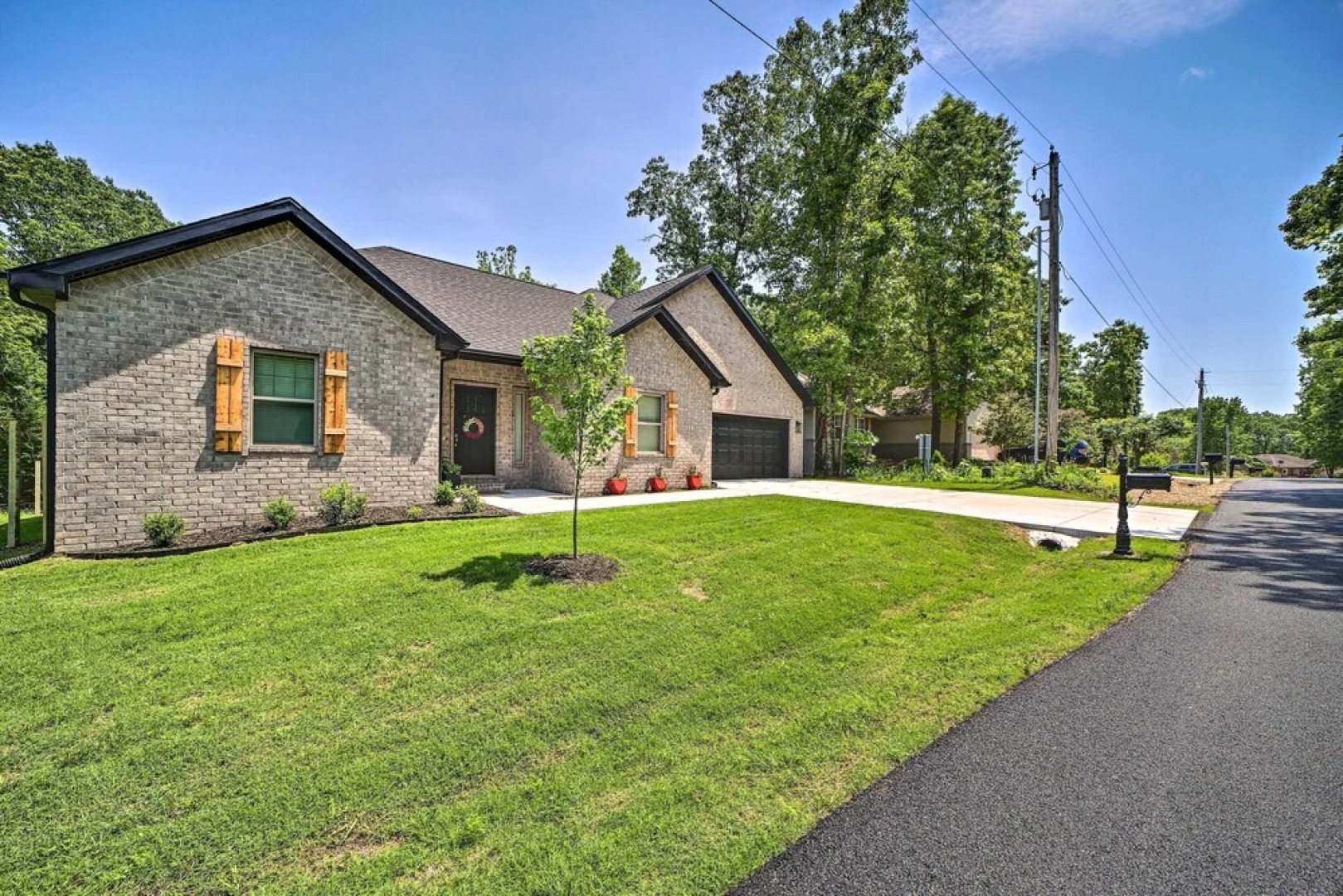 New Everything! Comfy Home w/ Deck & Trail Access!