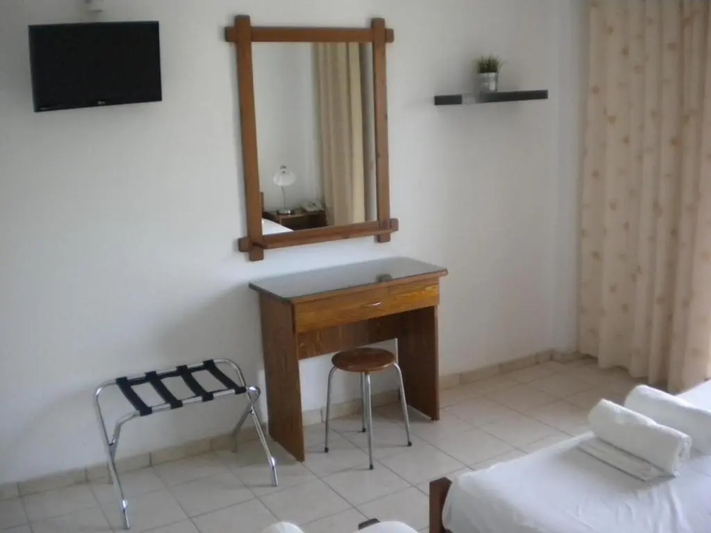 Theramvos Studios By Thomas