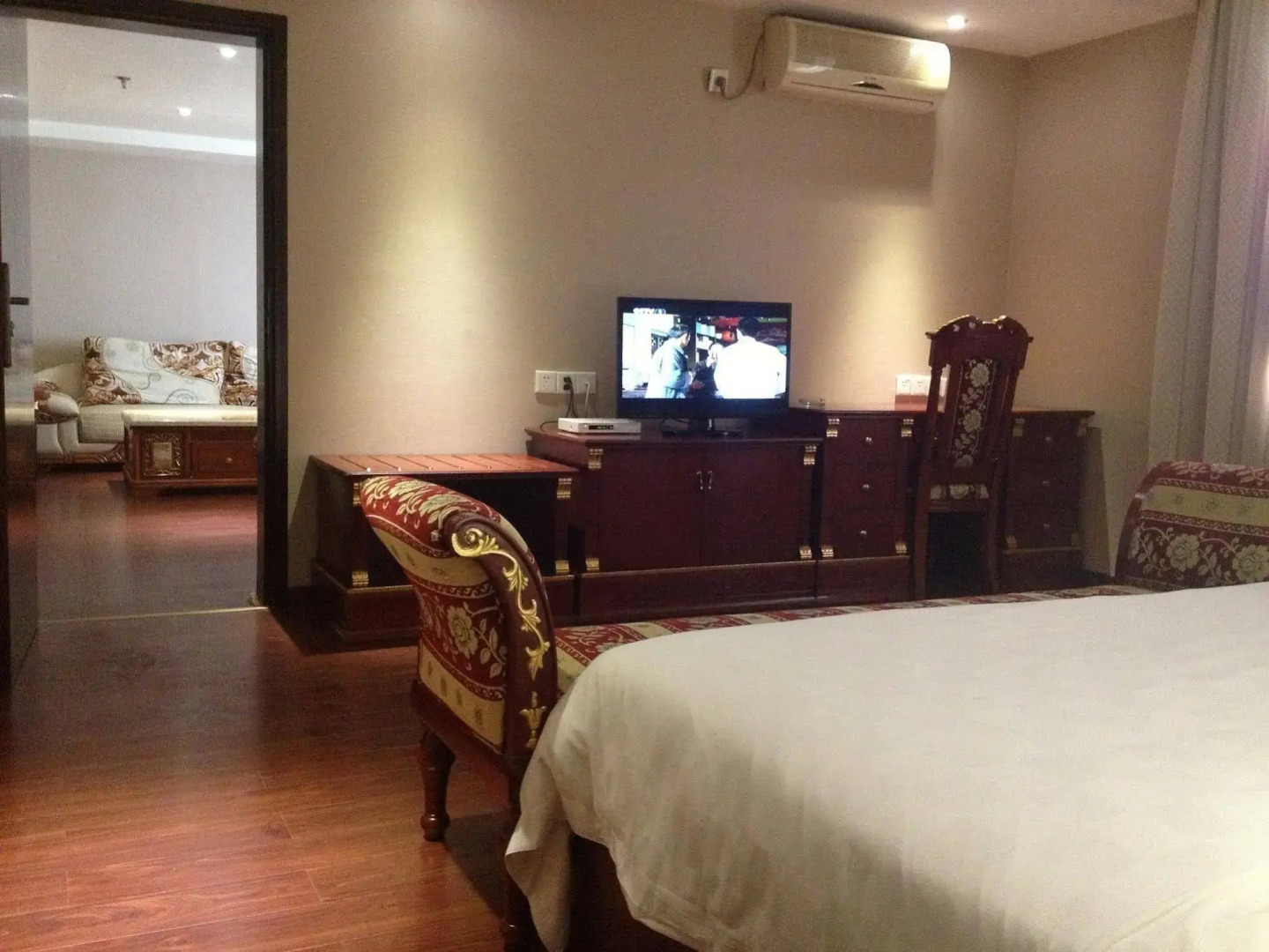 Yeste Hotel Nanning Jinhu Square