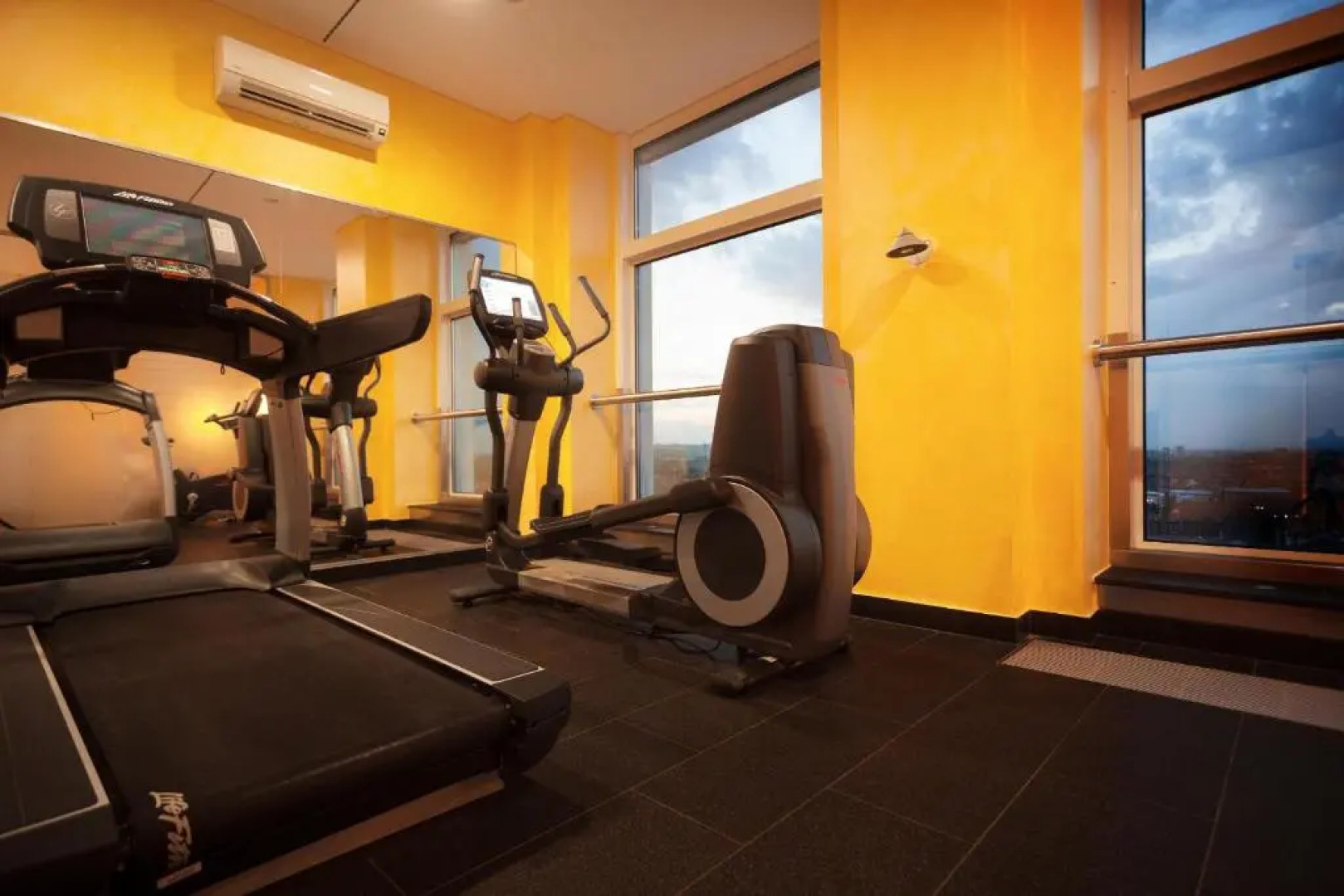 Отель NYX Erfurt by Leonardo Hotels