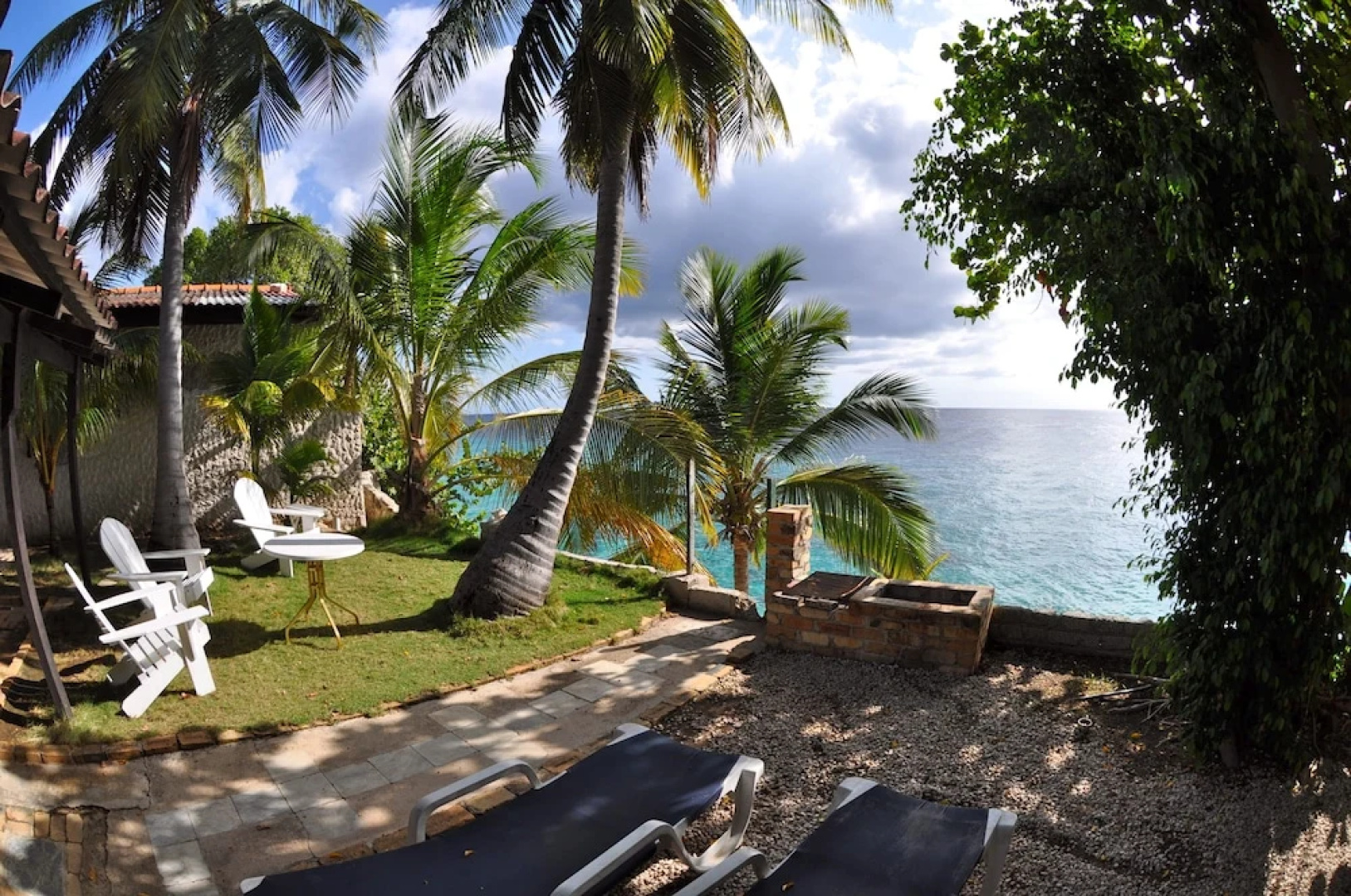 Sun Reef Village on Sea