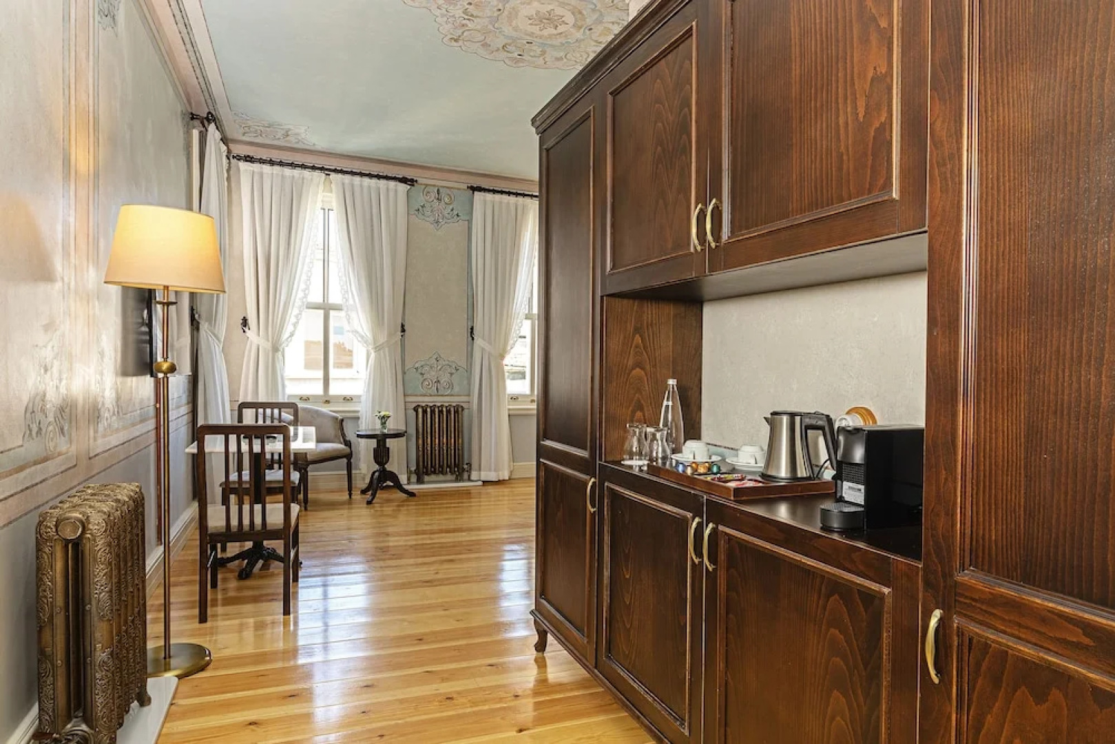 Meroddi Barnathan Hotel