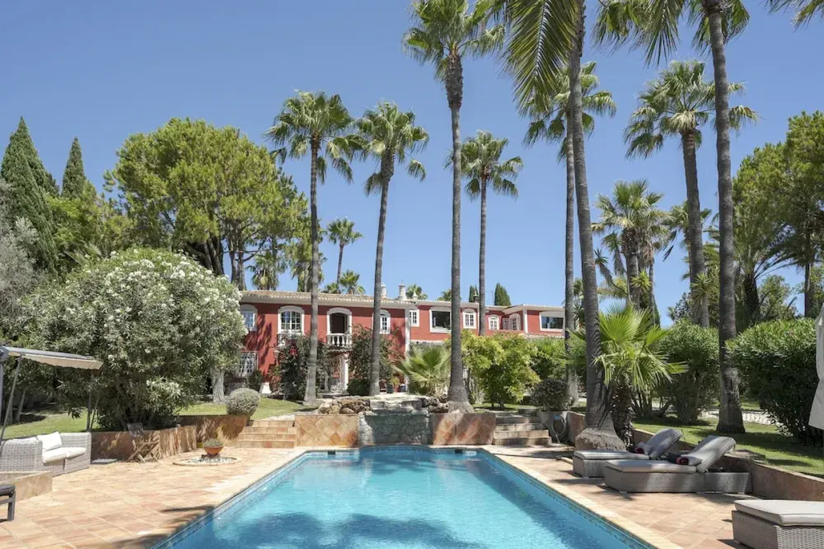 Villa Oasis by Cadenzalux