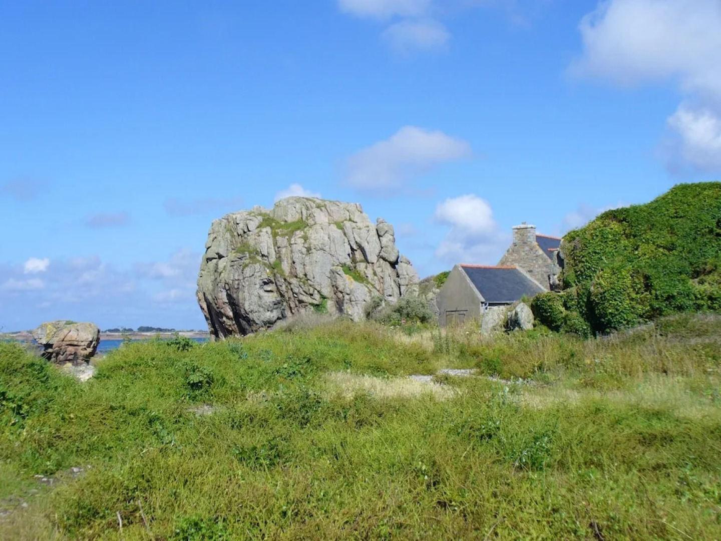 House With 5 Bedrooms in Plougrescant, With Furnished Garden - 2 km Fr