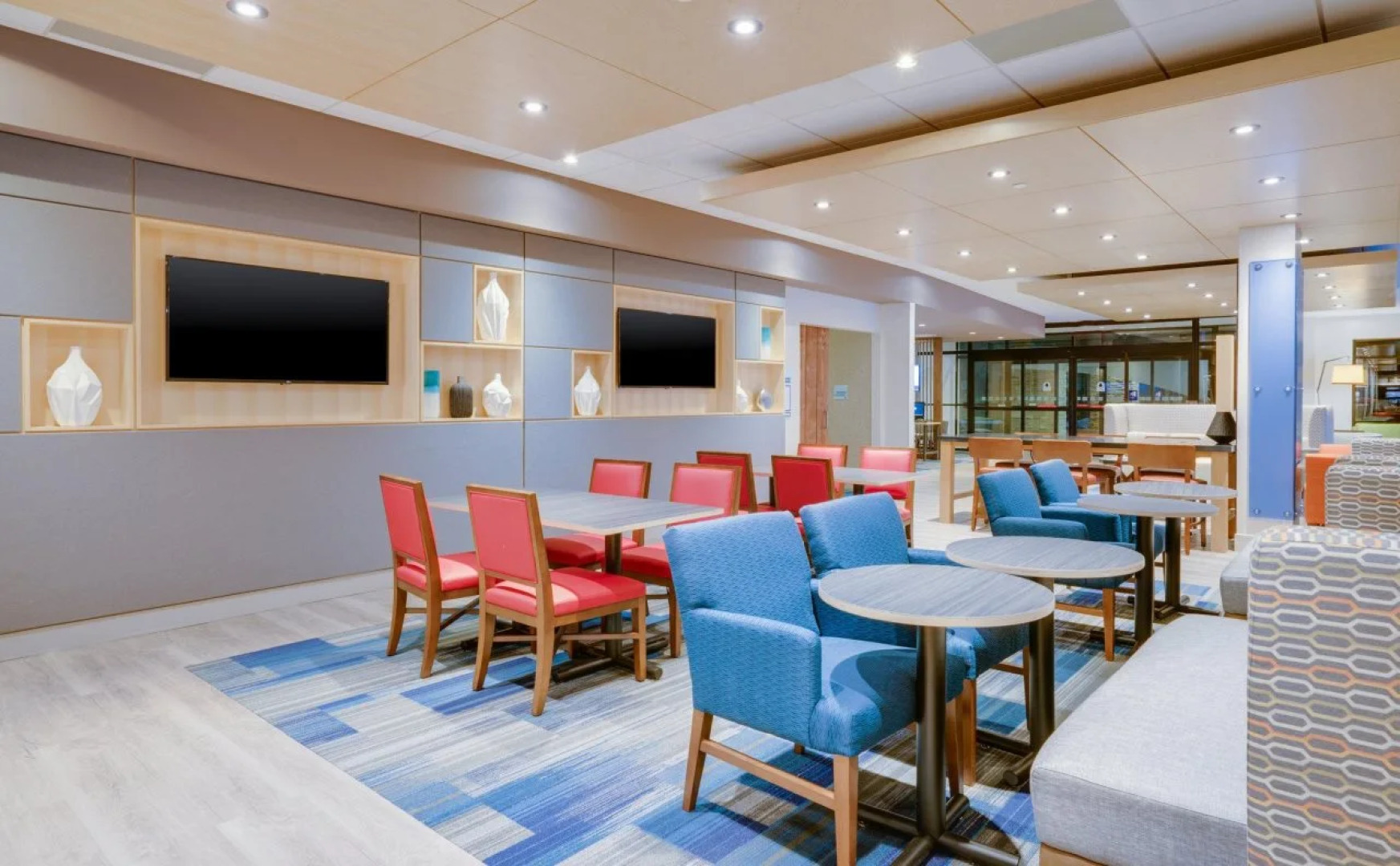 Holiday Inn Express & Suites Ft. Washington - Philadelphia by IHG