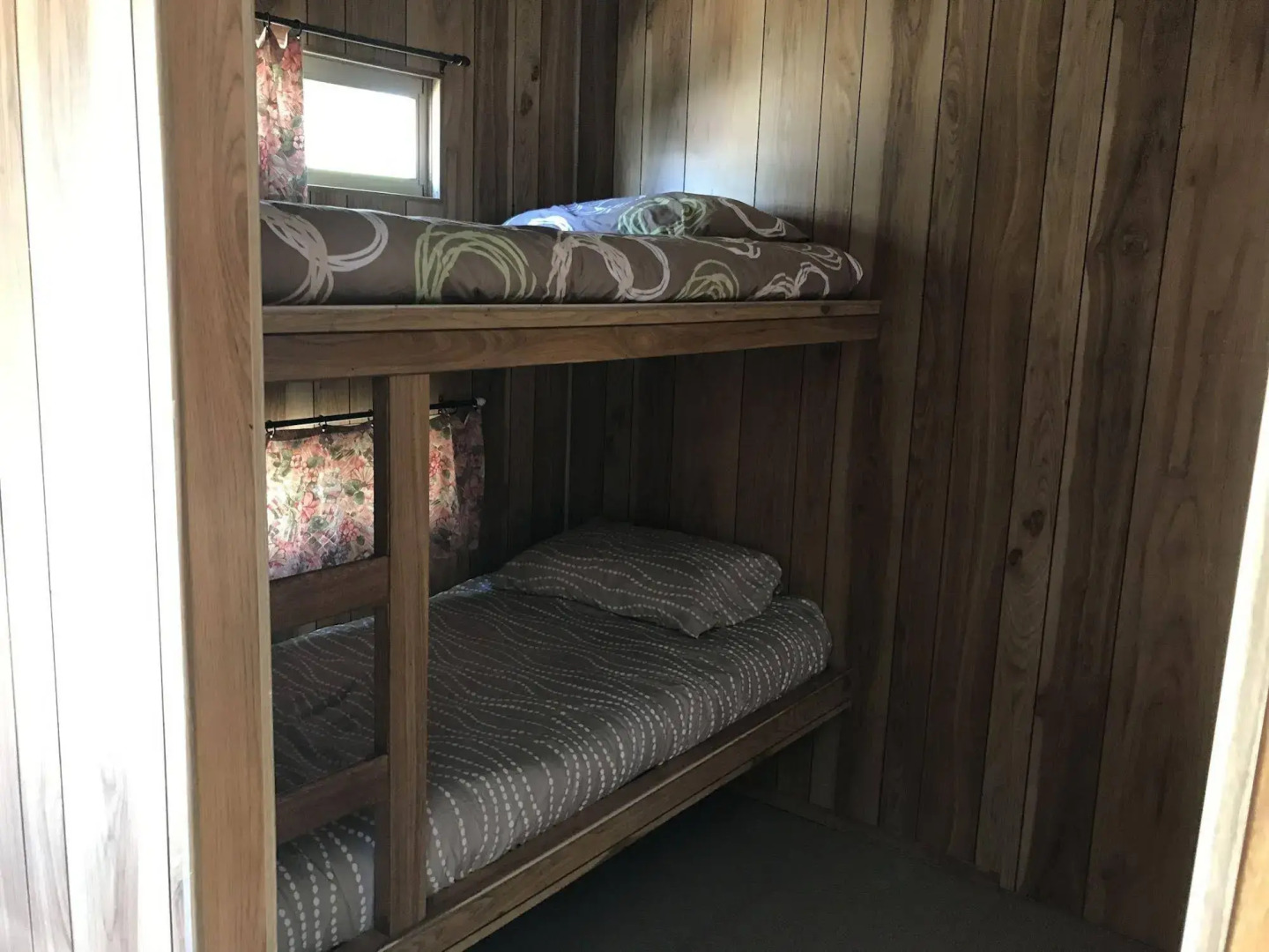 The Waterwheel Beach Cabins - Caravan Park