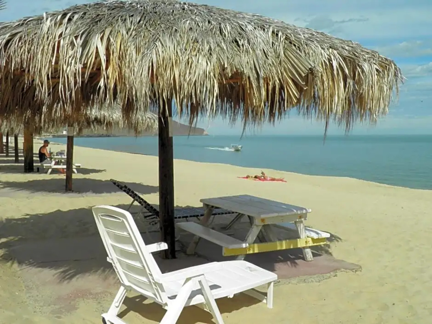 #52 Bungalow Seaside Hotel & Victors RV Park