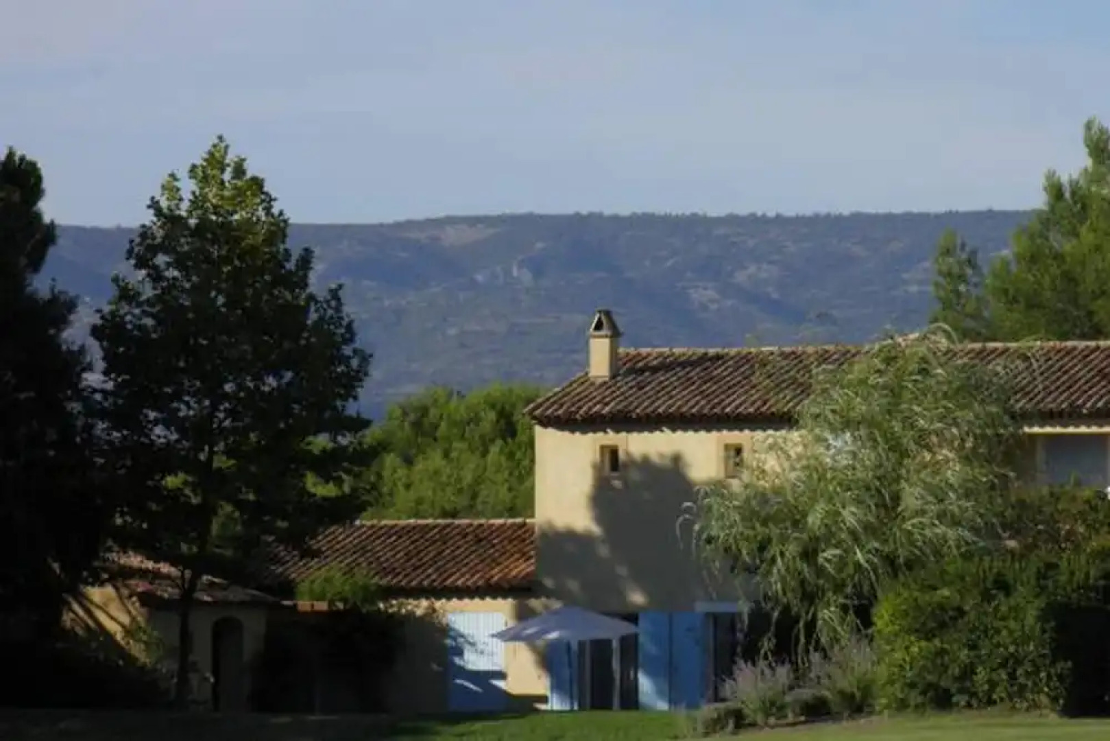 Villa With 3 Bedrooms in Mallemort, With Wonderful Lake View, Private Pool, Furnished Garden - 32 km From the Beach