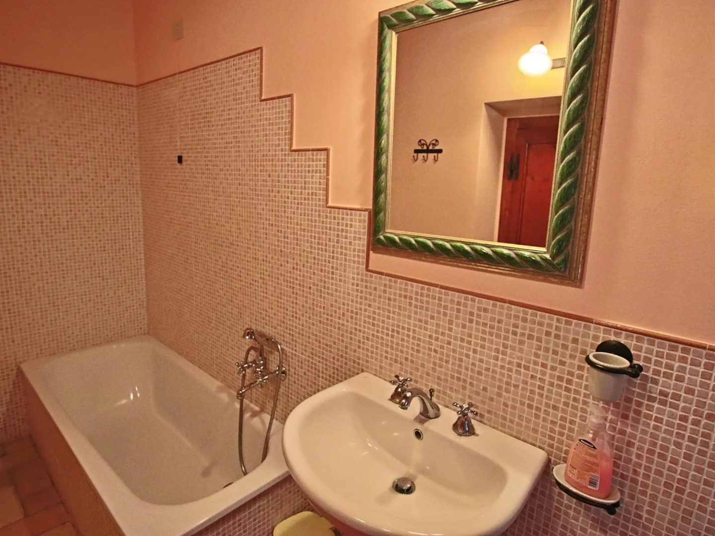 Holiday Home in Serrungarina Near the Lake