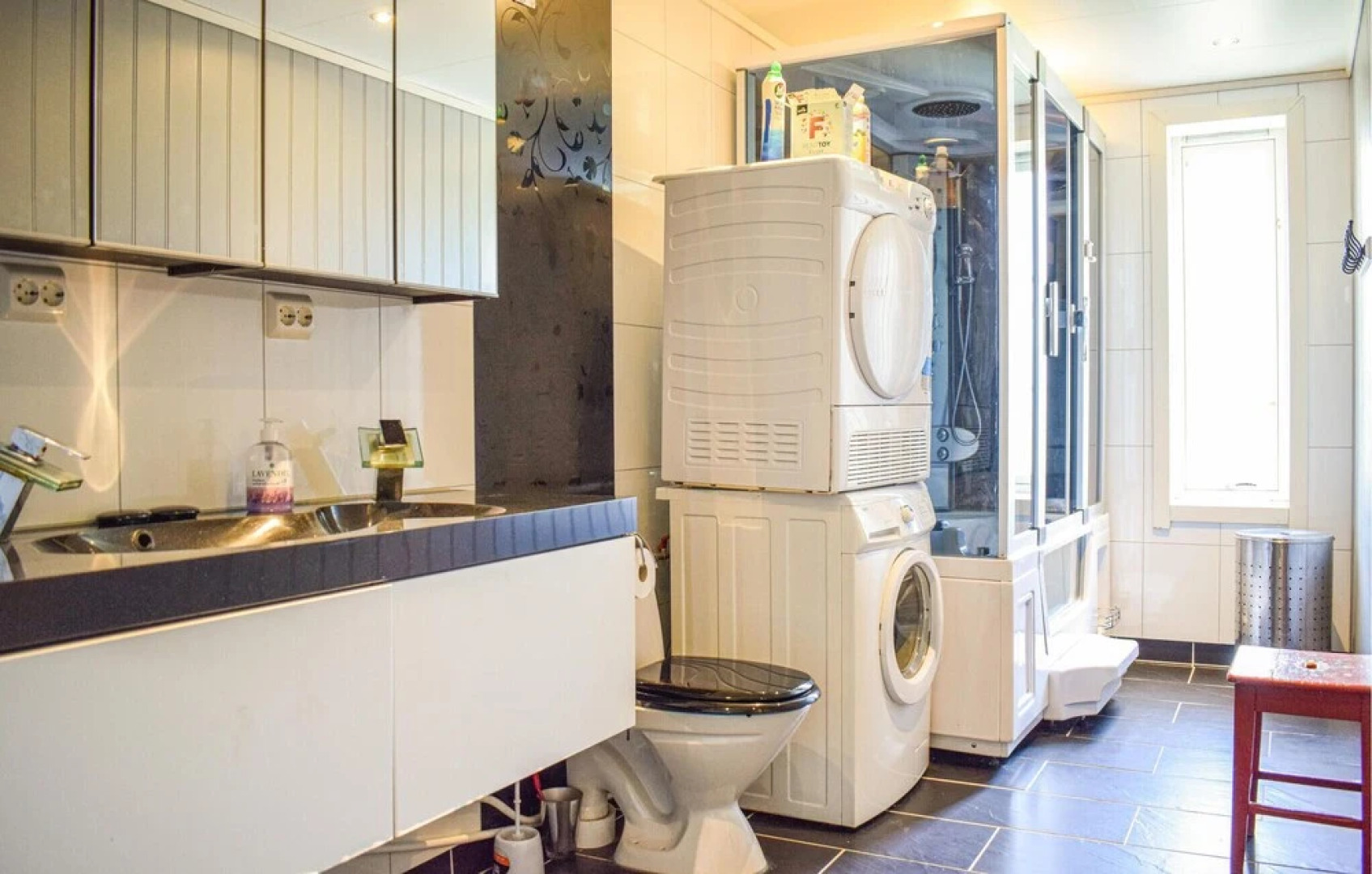 Nice Home in Brekke With Wifi and 5 Bedrooms